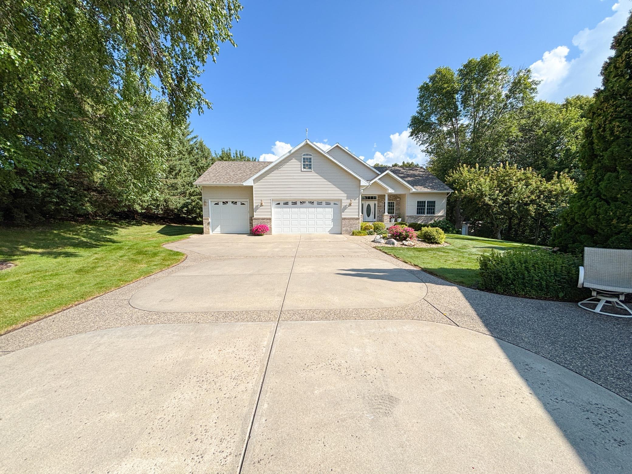 521 E Summit Street Property Photo 65