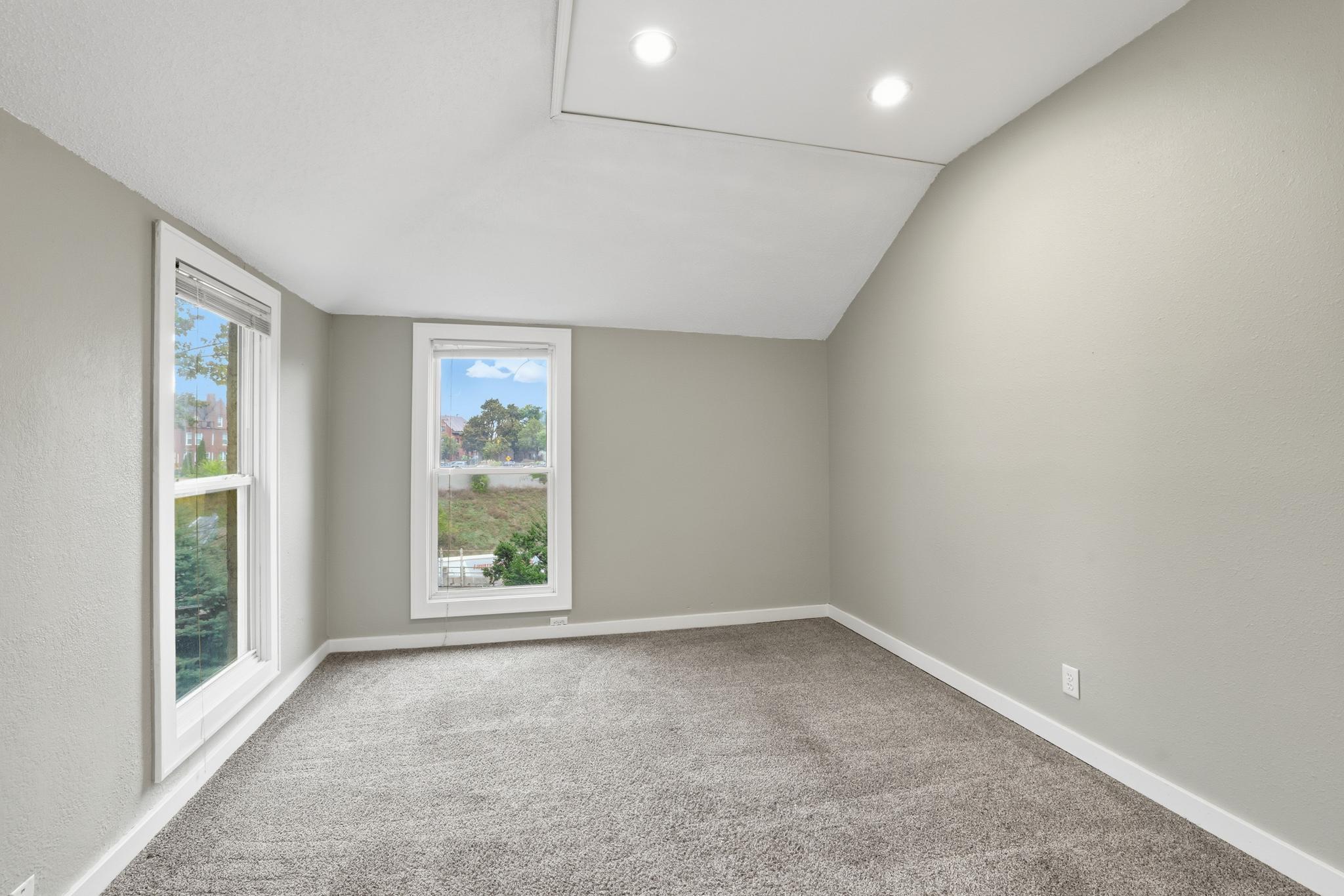 233 Groveland Avenue Property Photo 17
