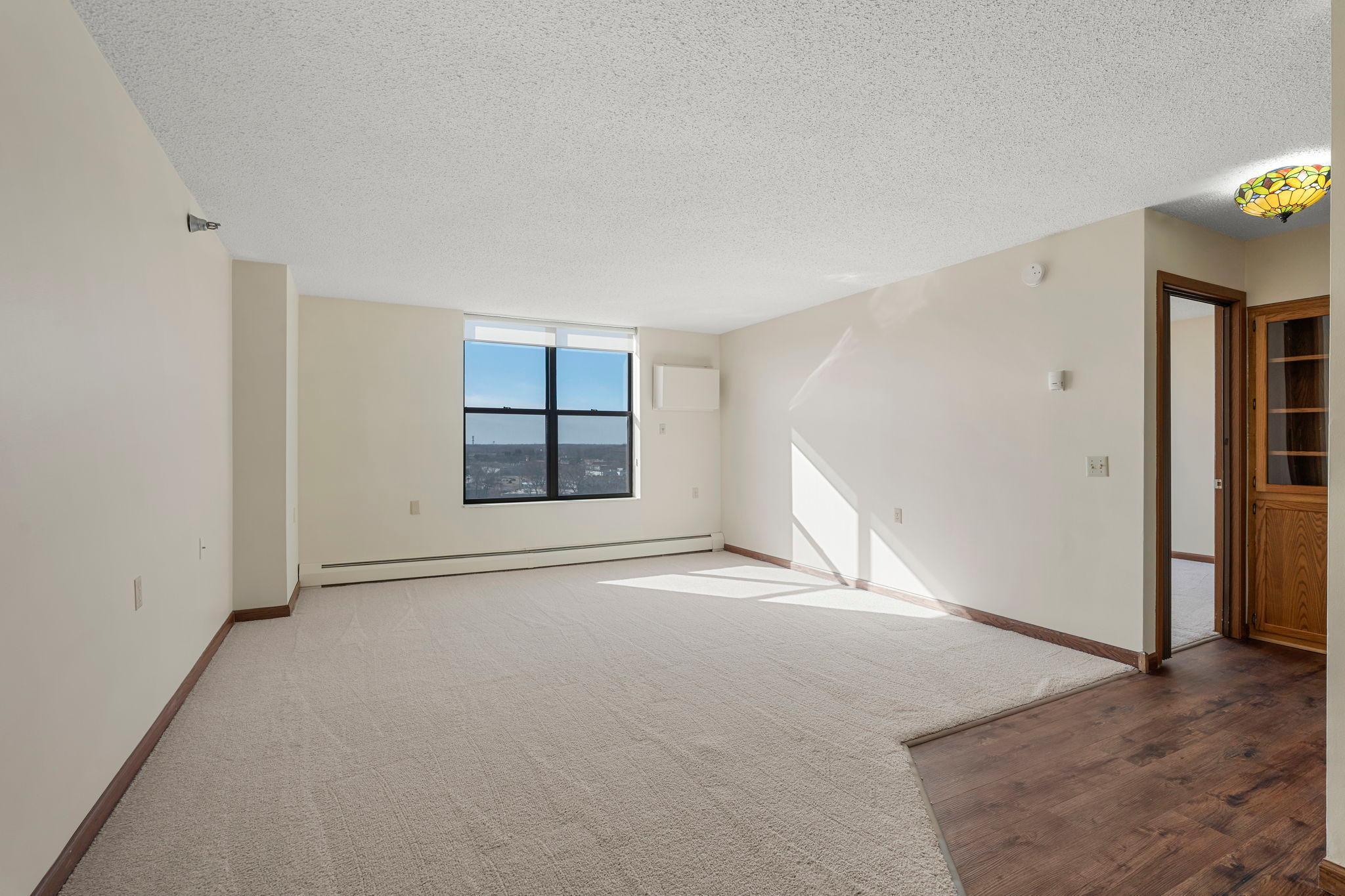 7600 Golden Valley Road 1004 Property Photo 3