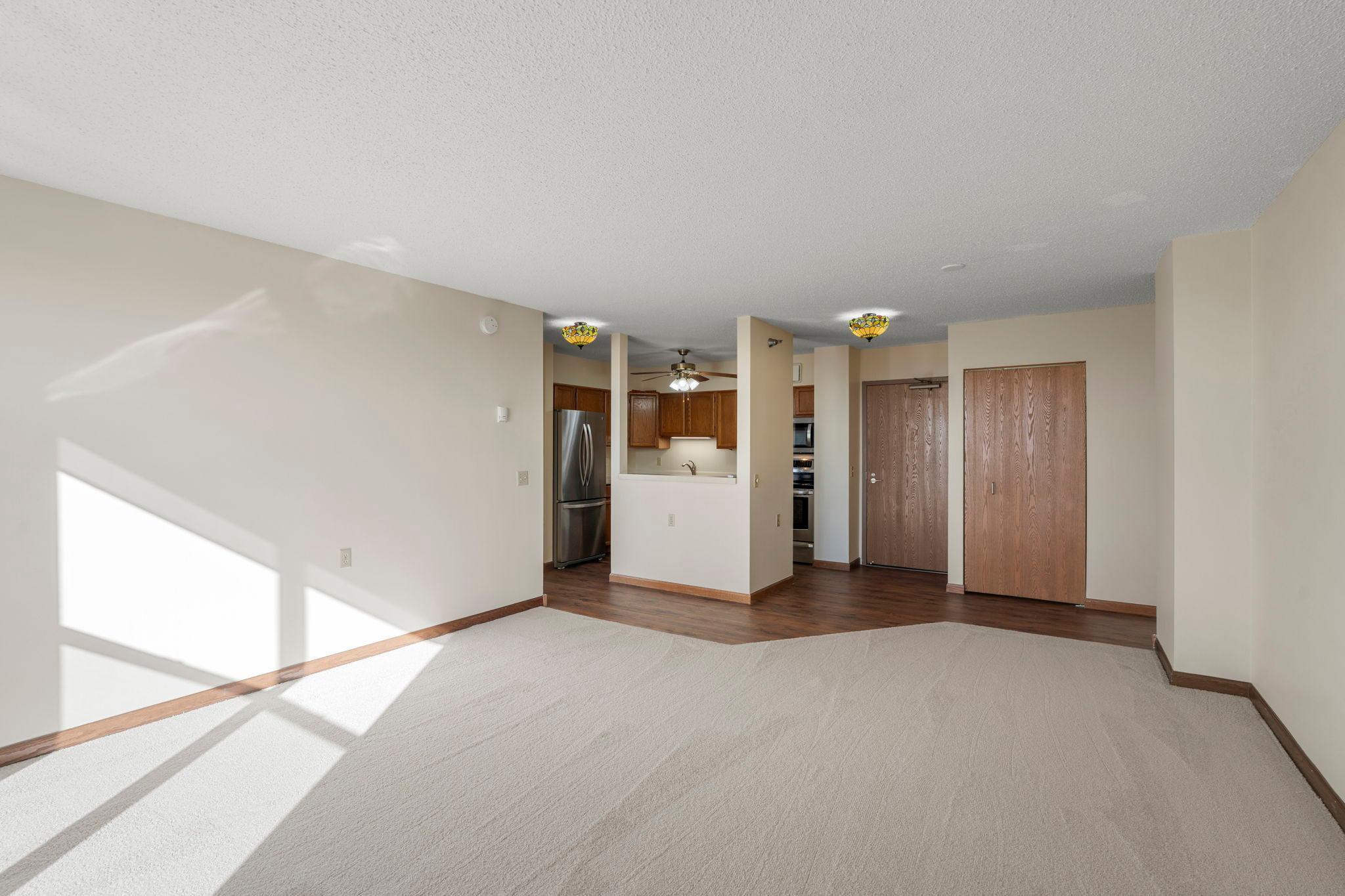 7600 Golden Valley Road 1004 Property Photo 6