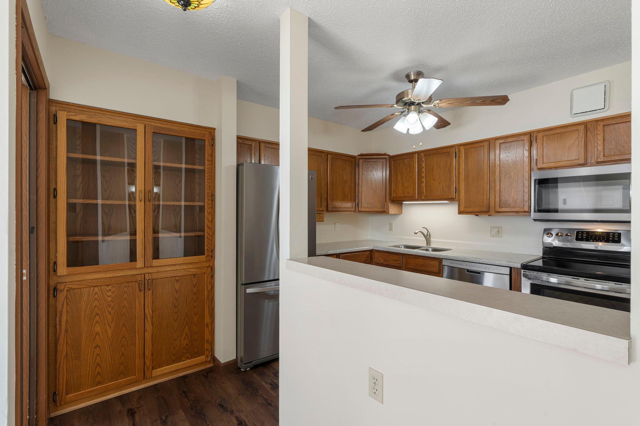7600 Golden Valley Road 1004 Property Photo 8