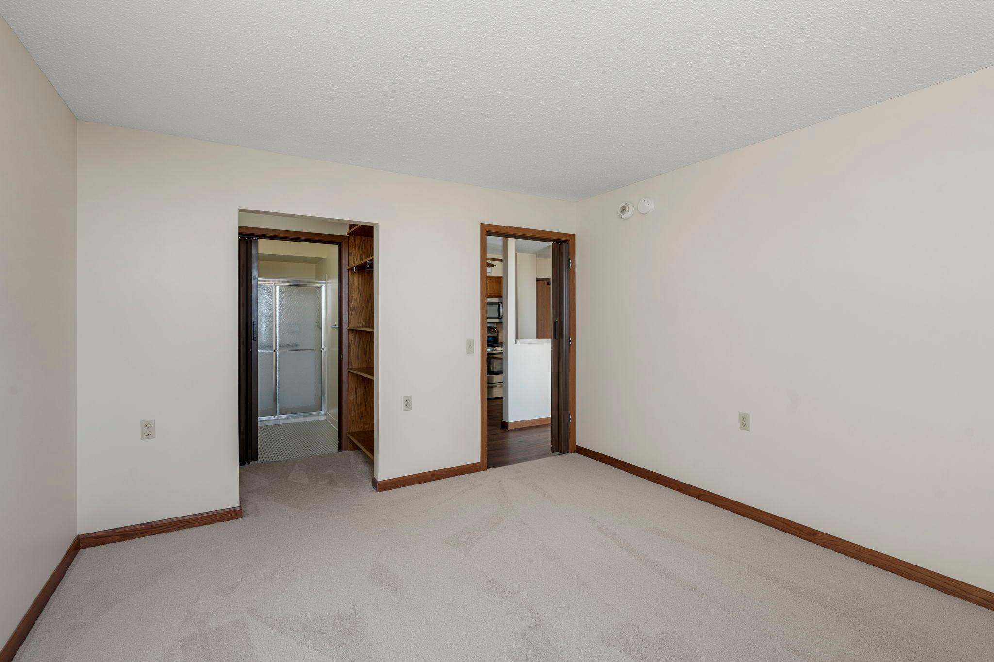 7600 Golden Valley Road 1004 Property Photo 12
