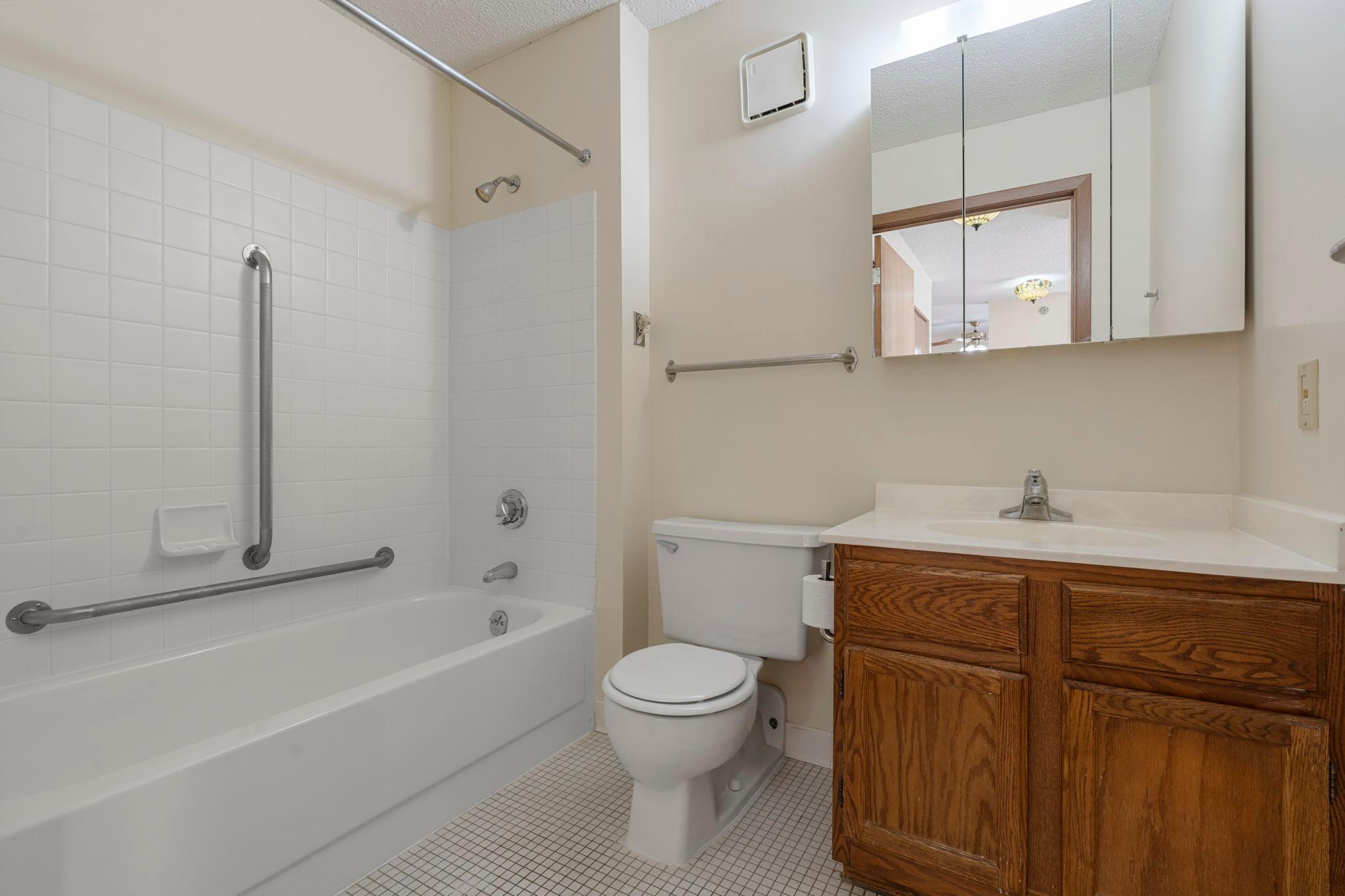 7600 Golden Valley Road 1004 Property Photo 18