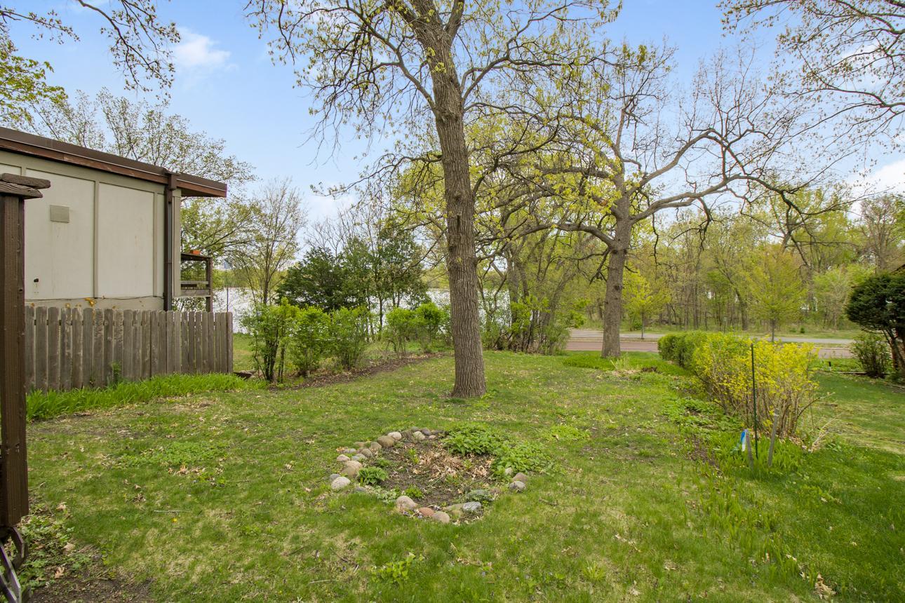 2036 Cedar Lake Parkway Property Photo 2