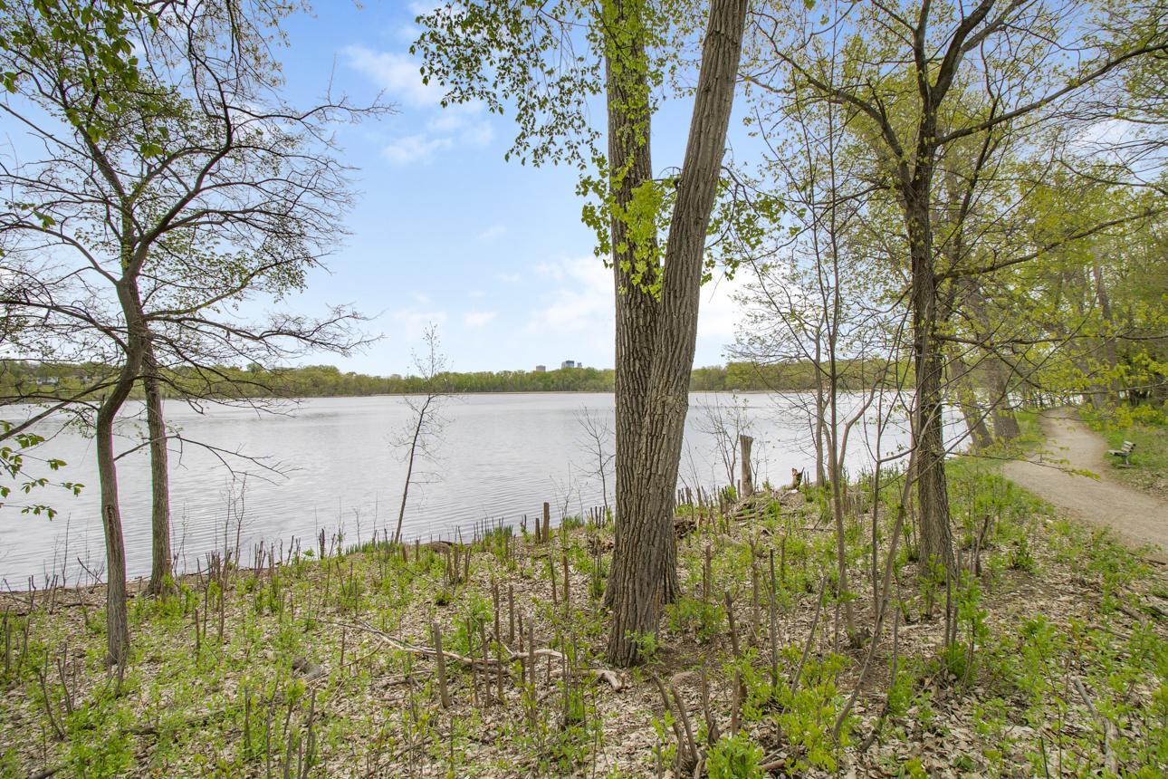 2036 Cedar Lake Parkway Property Photo 25