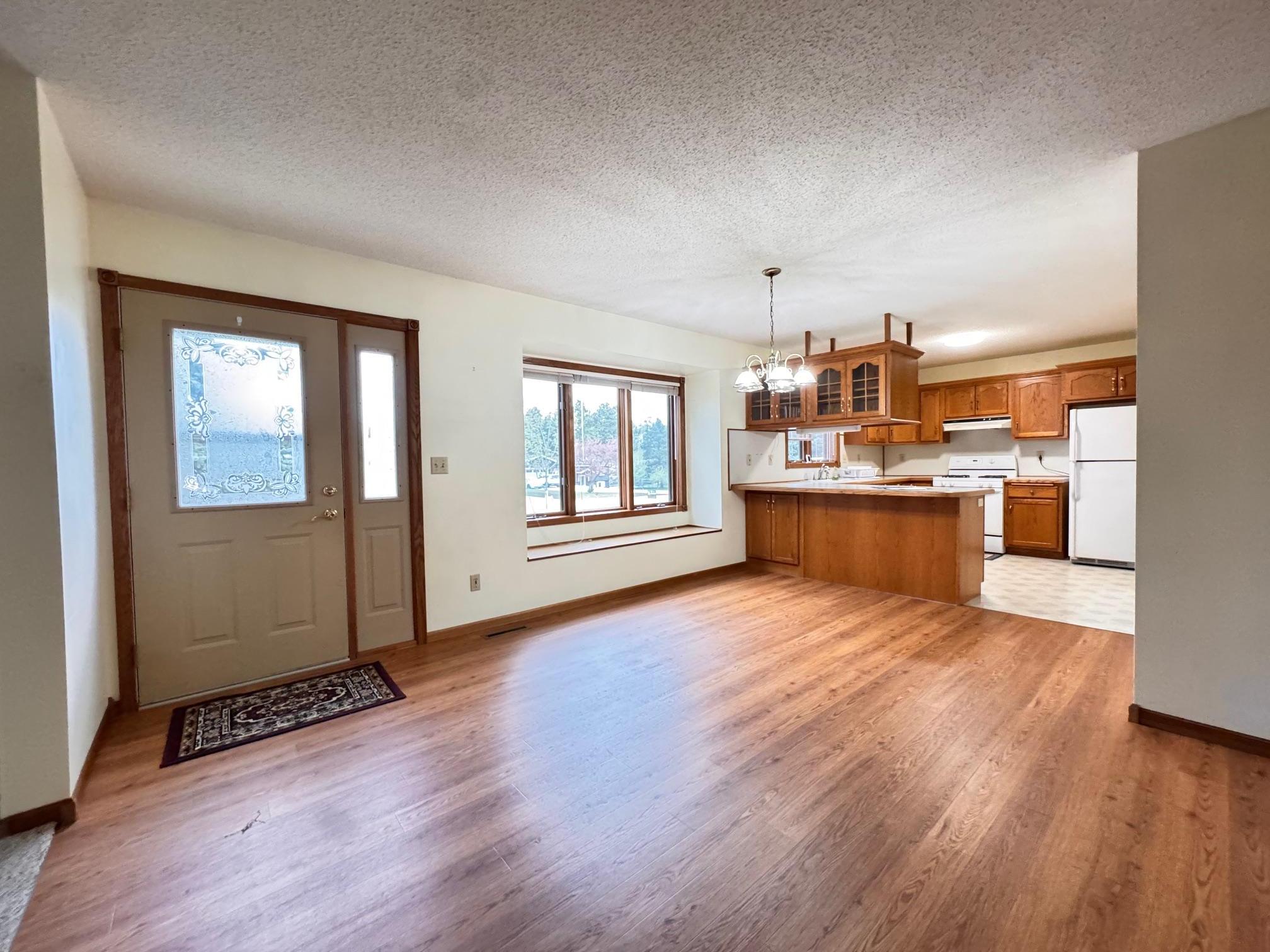 608 Forest View Avenue Property Photo 6