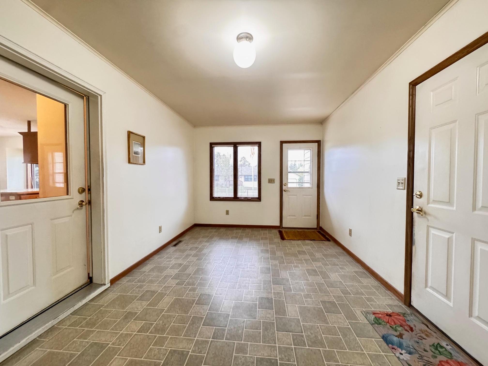 608 Forest View Avenue Property Photo 10