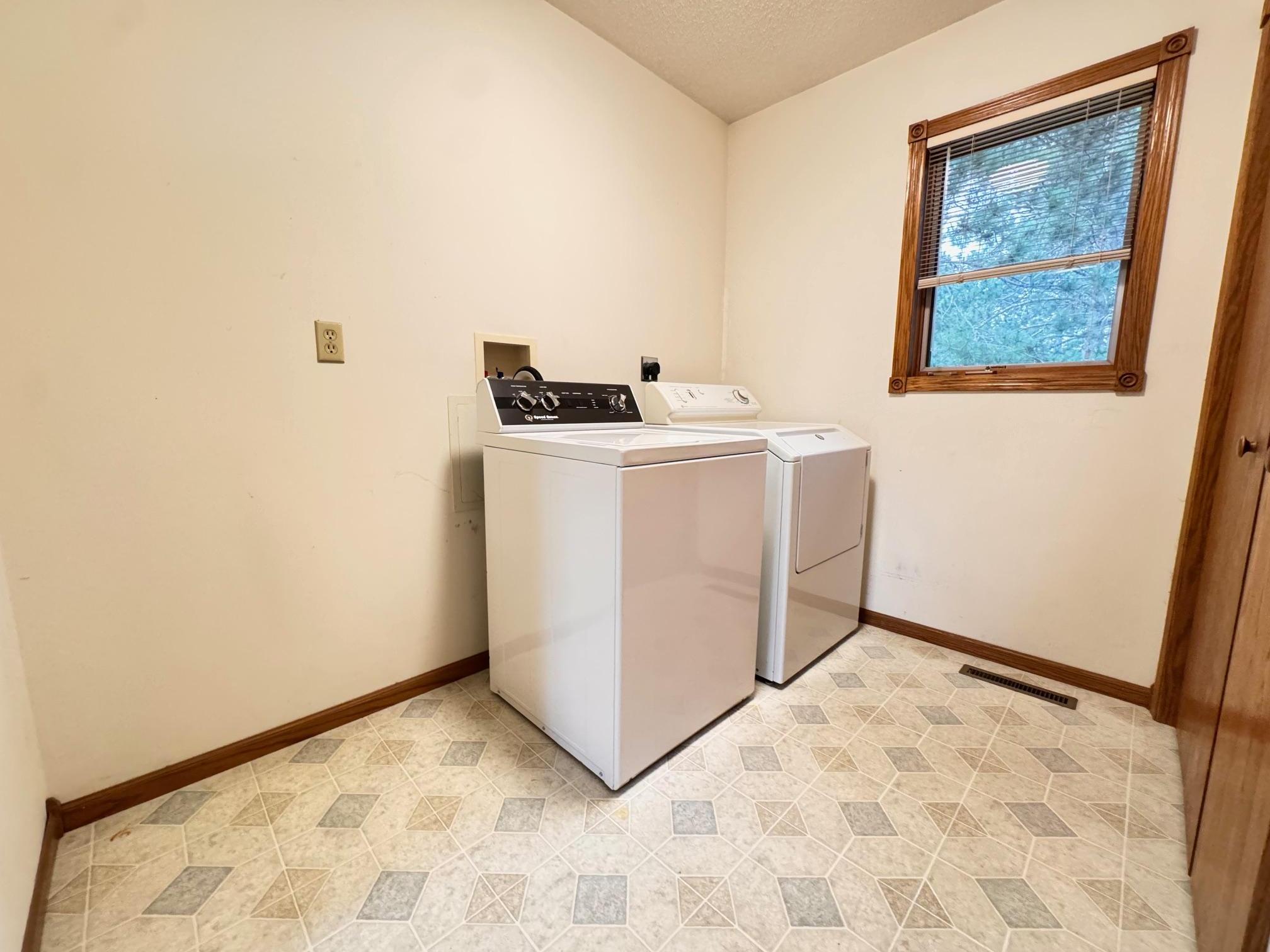 608 Forest View Avenue Property Photo 12