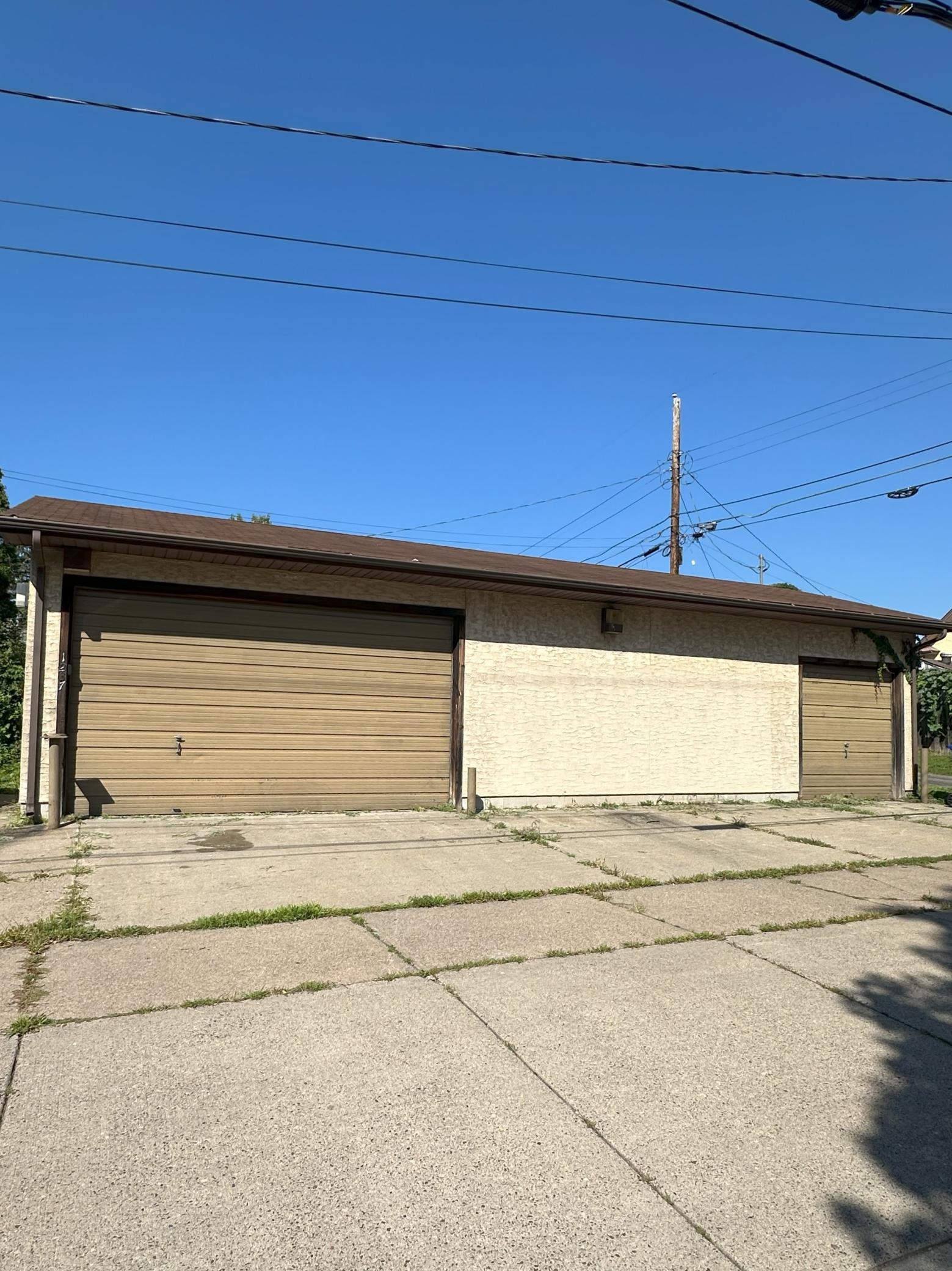 1237 5th Street E Property Photo 2