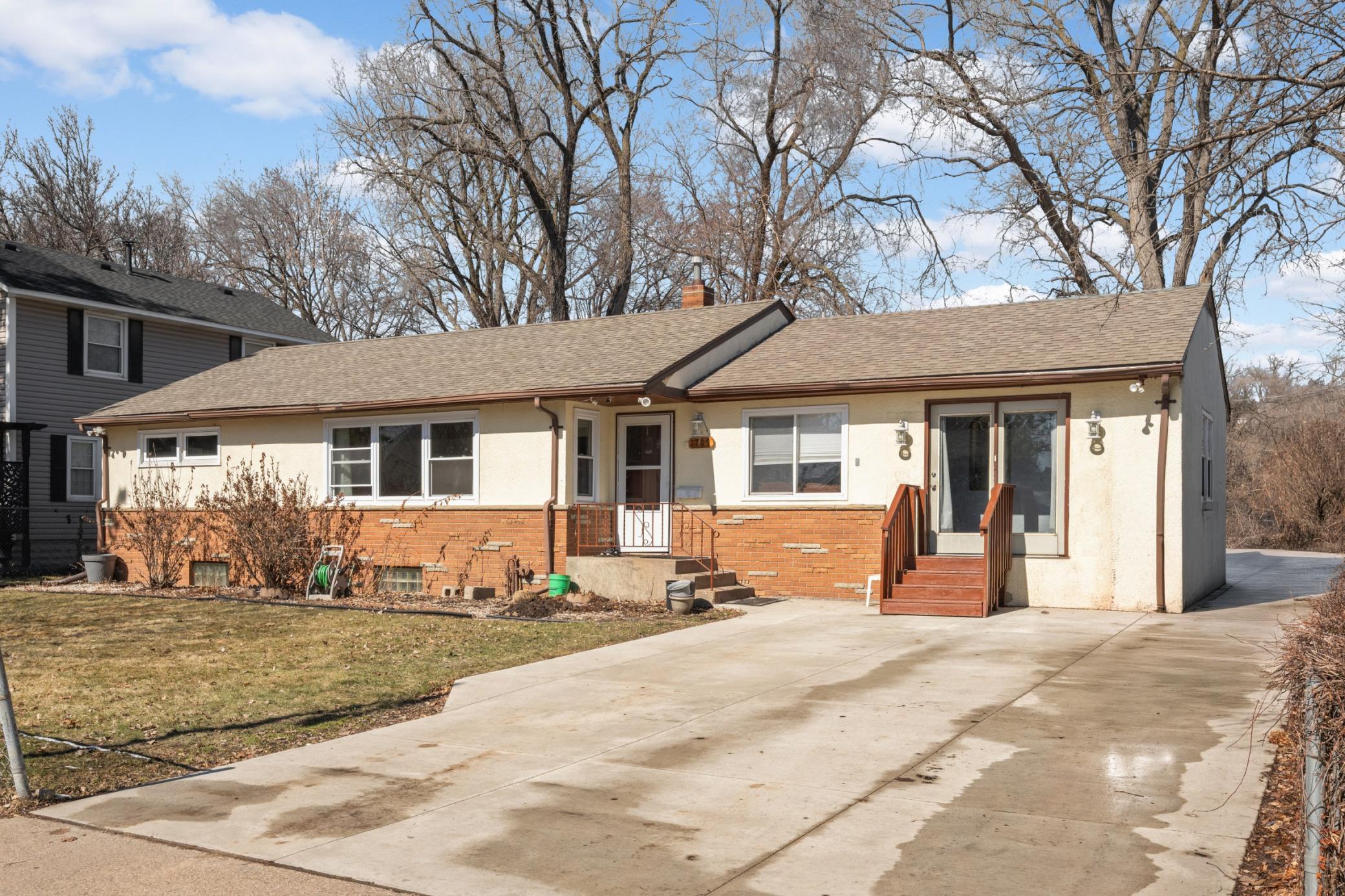 1709 Field Avenue Property Photo 1