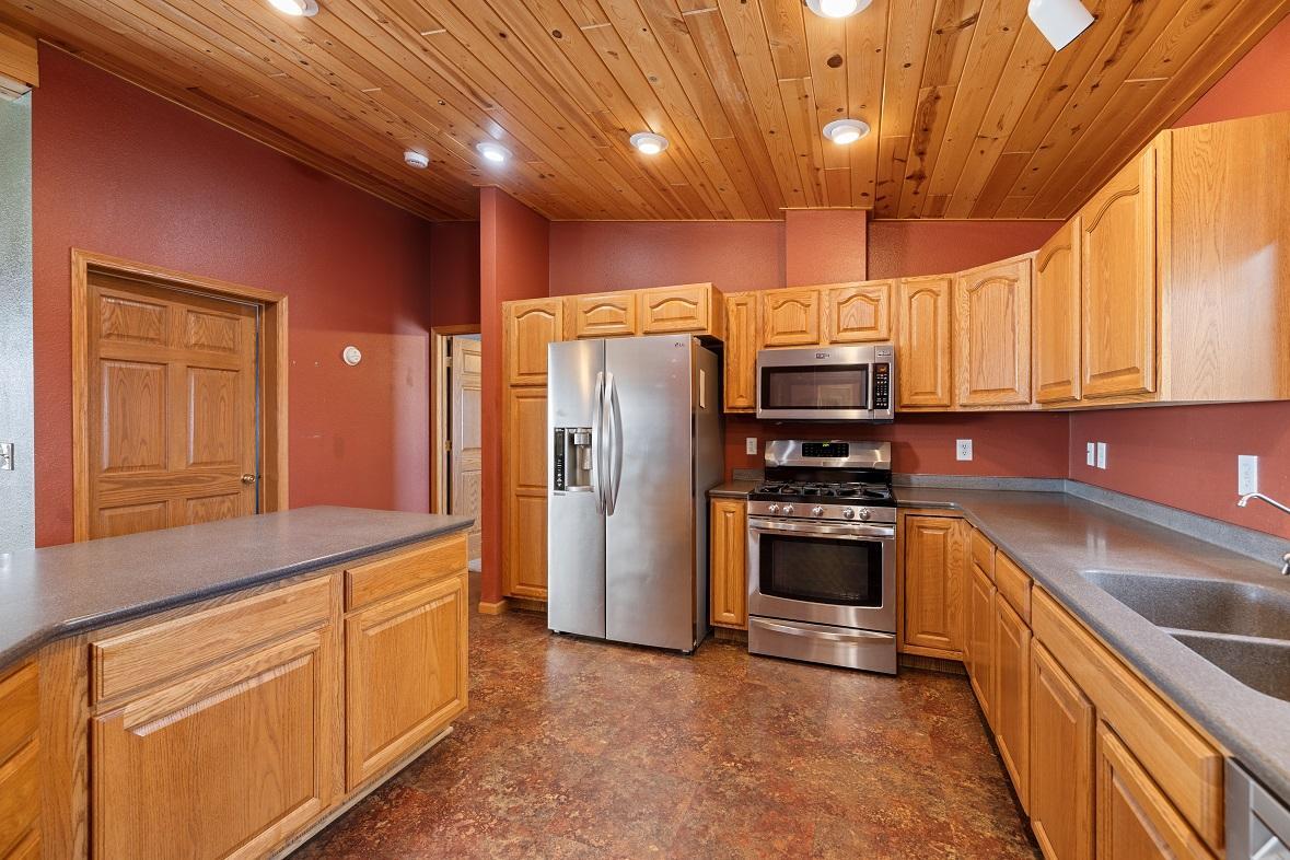 W1660 Maplewood Lane Property Photo 4