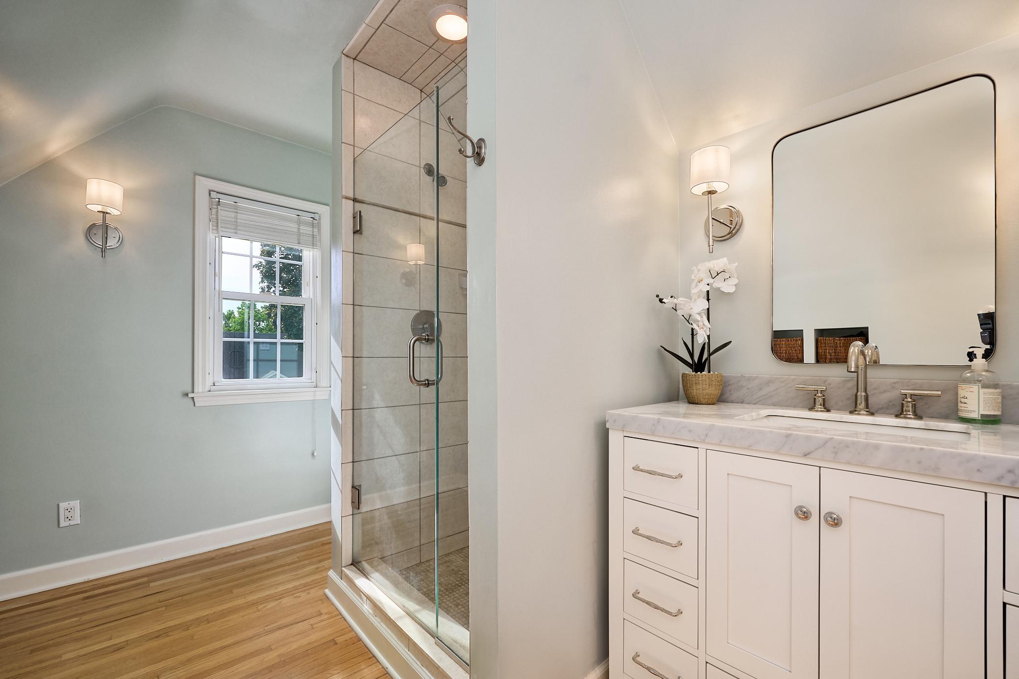 2242 Wilson Street Ne Property Photo 27
