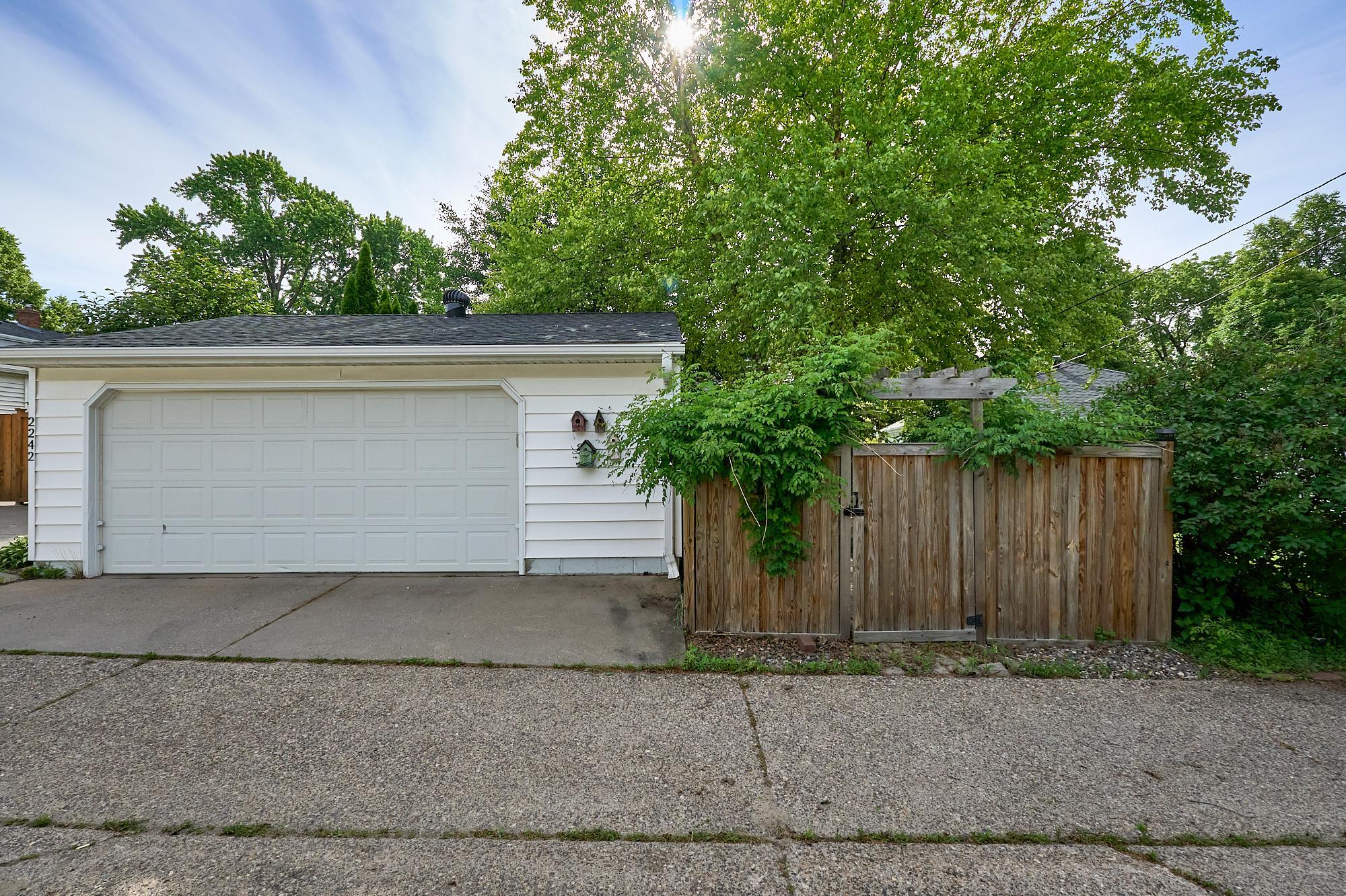 2242 Wilson Street Ne Property Photo 46