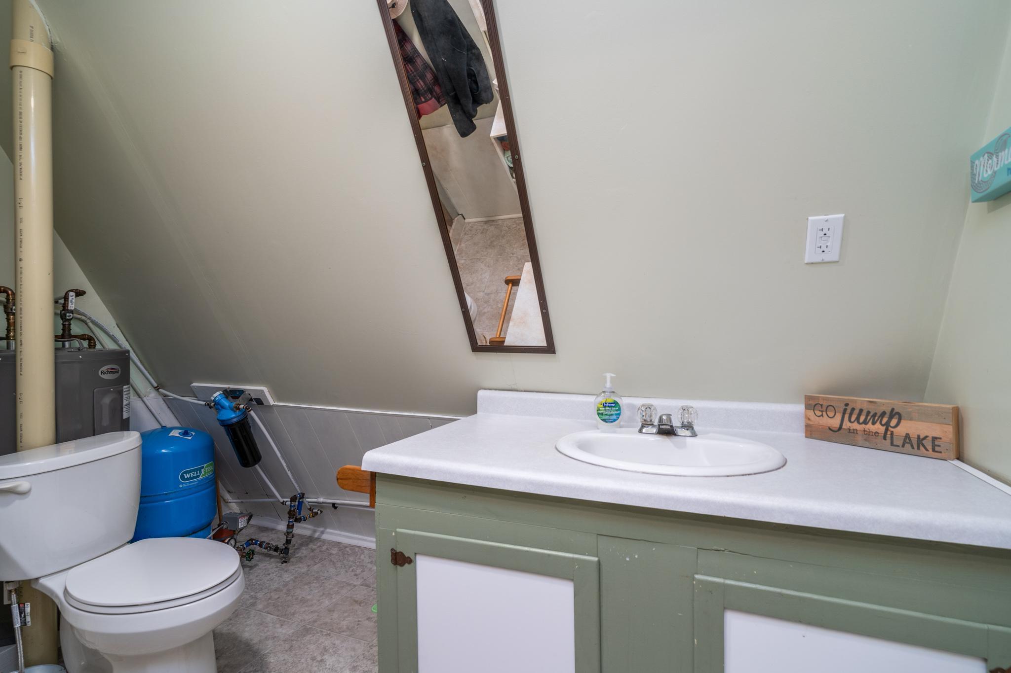 15710 N Trinity Point Road Se Property Photo 9