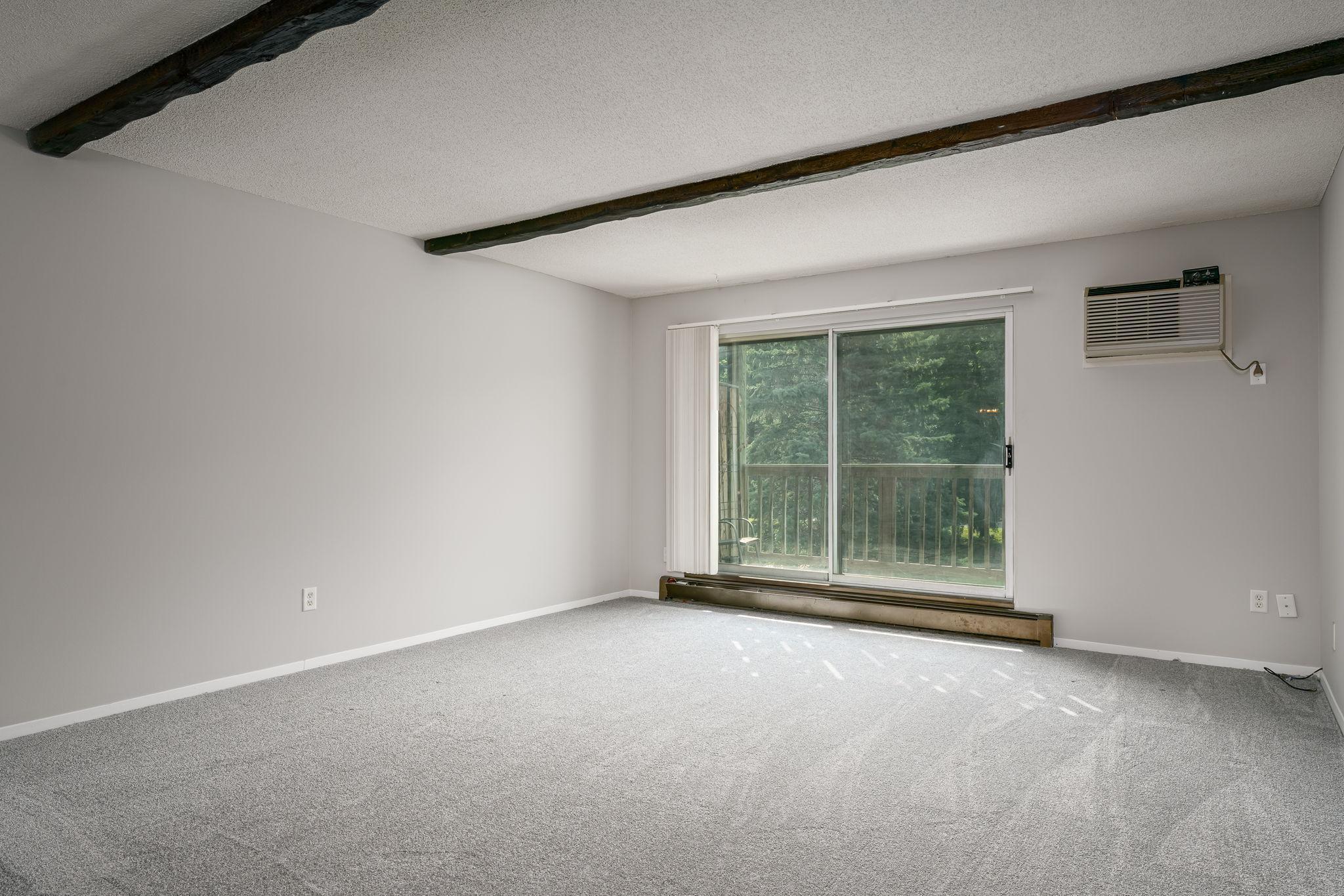 2007 E 122nd Street B15 Property Photo 3