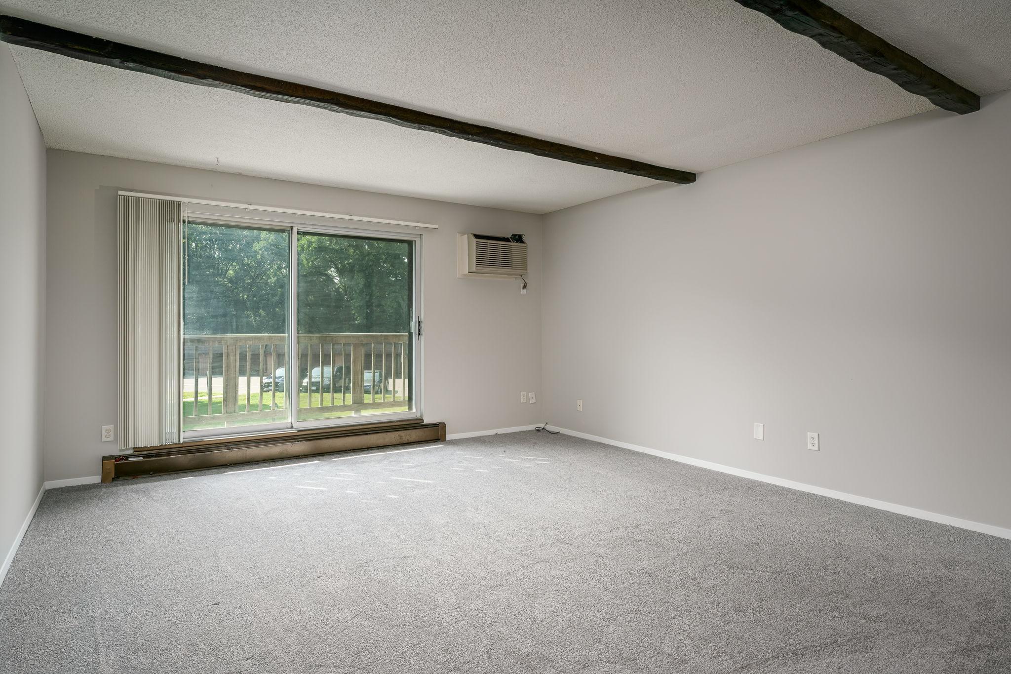 2007 E 122nd Street B15 Property Photo 4
