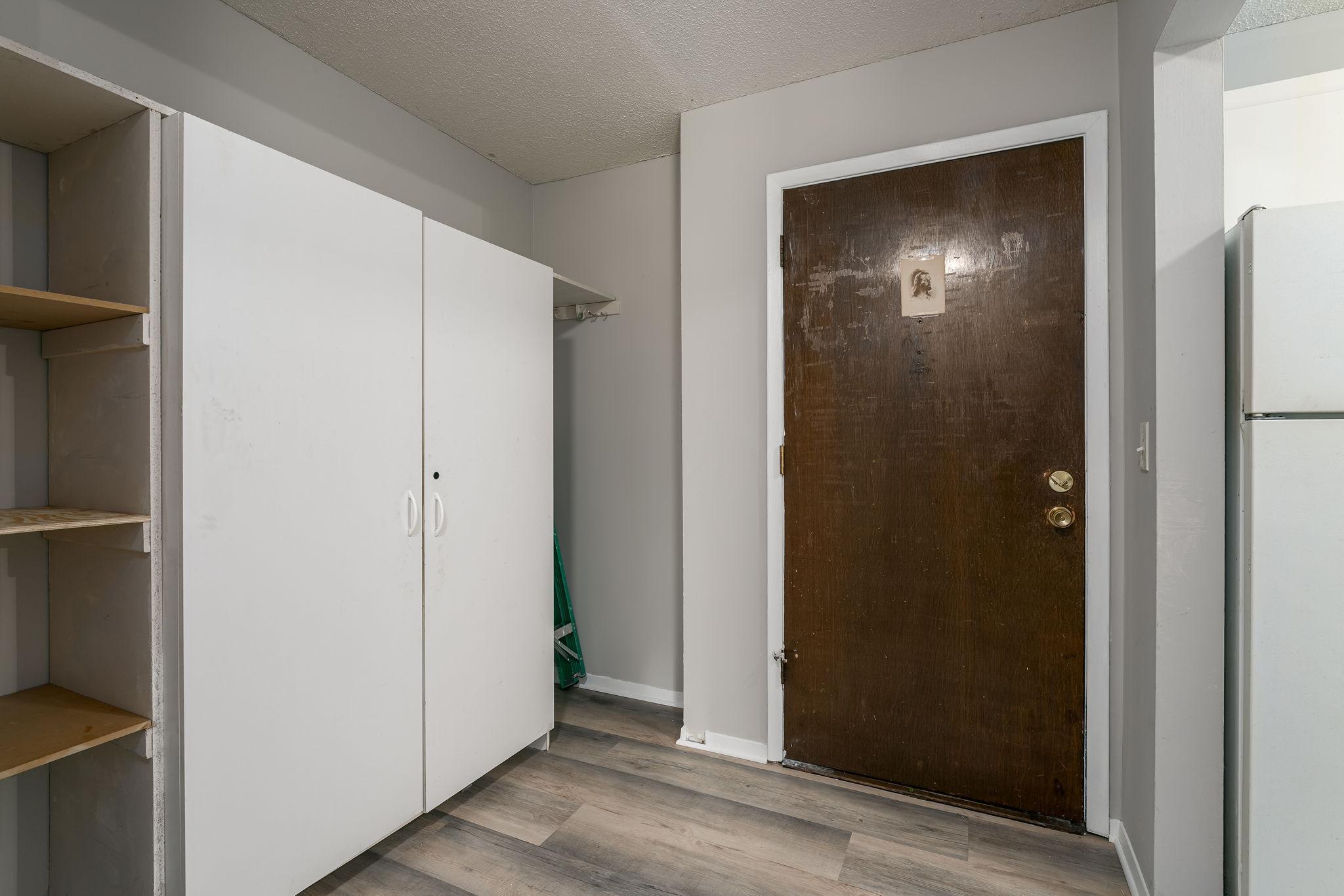2007 E 122nd Street B15 Property Photo 10