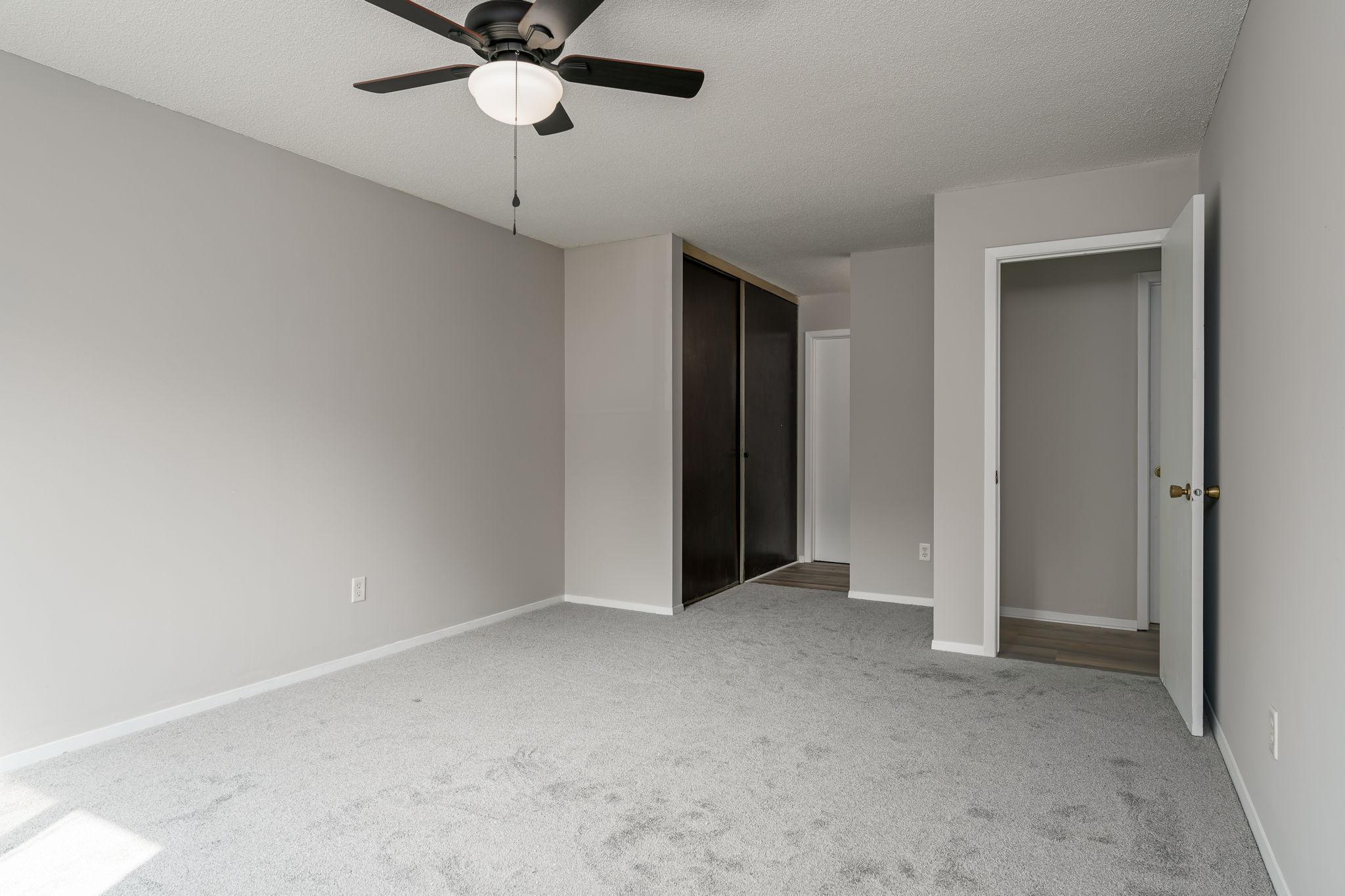 2007 E 122nd Street B15 Property Photo 12