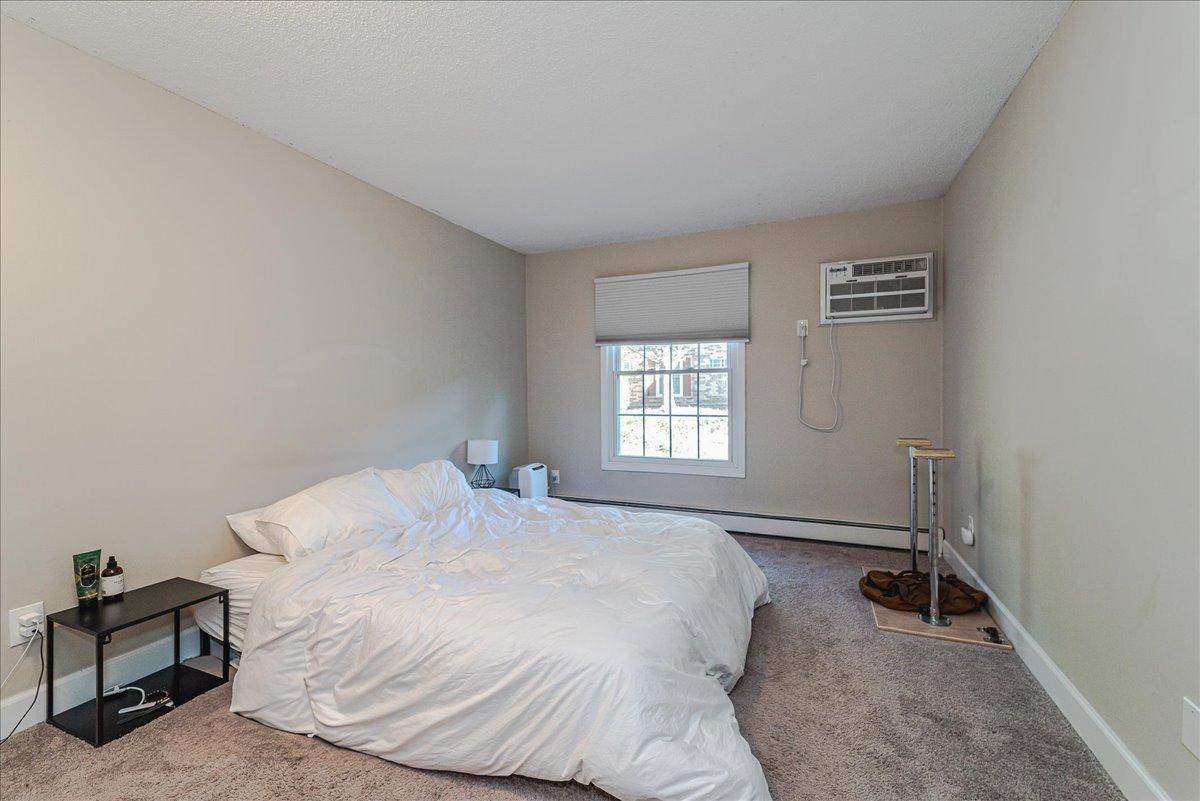4524 Cedar Lake Road S 3 Property Photo 12