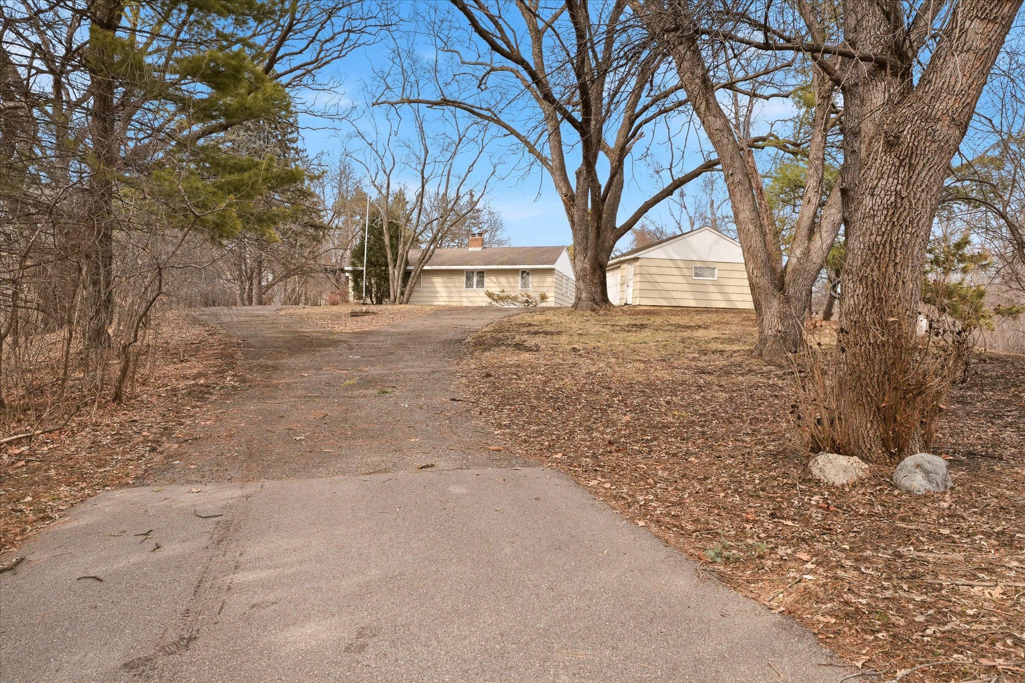 6300 Valley View Road Property Photo 2