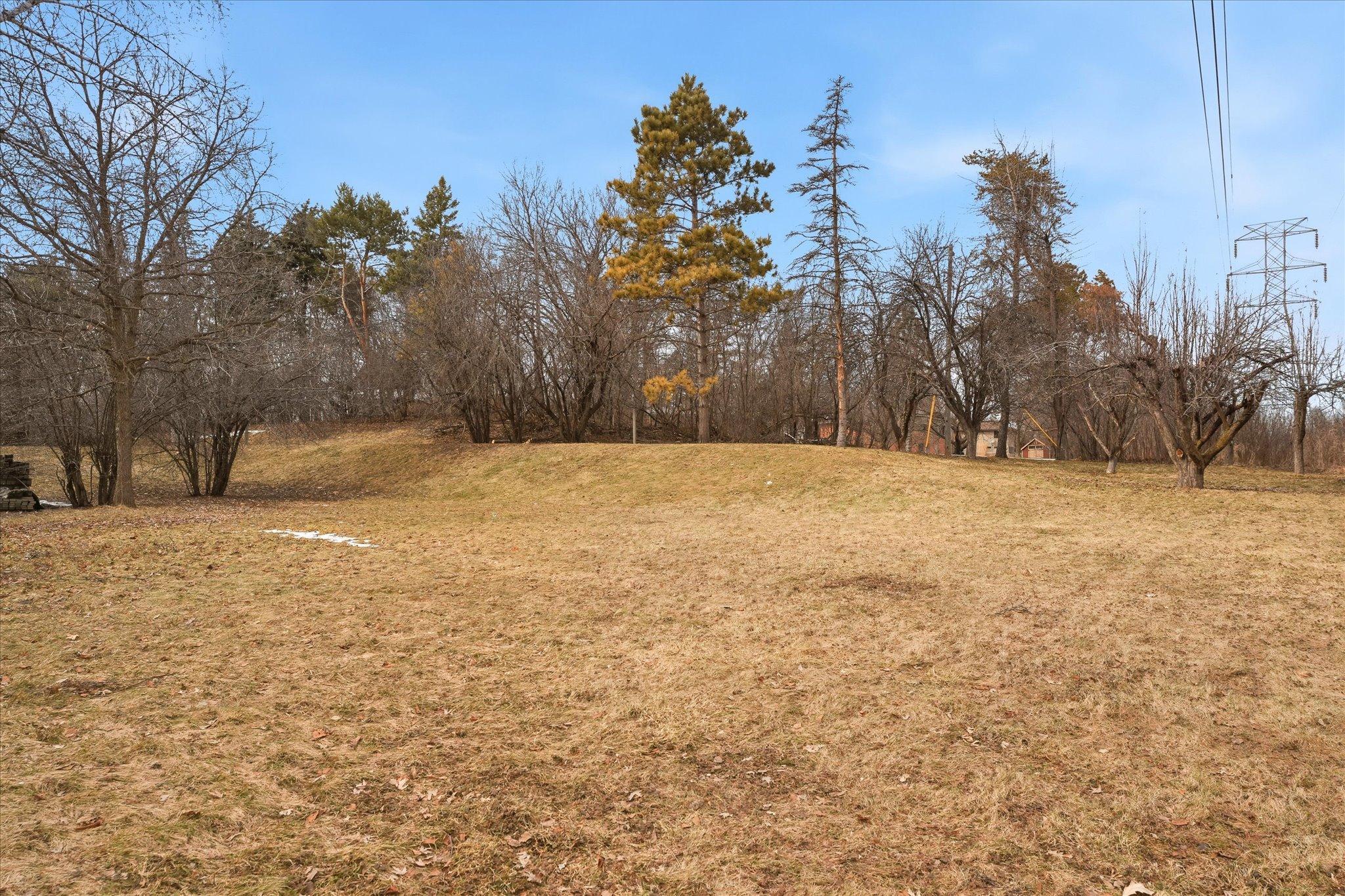 6300 Valley View Road Property Photo 3