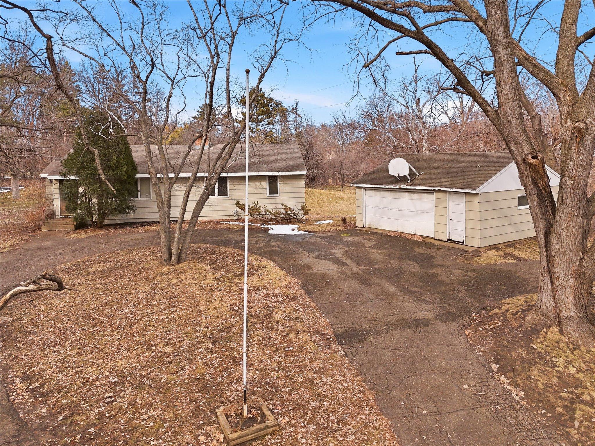 6300 Valley View Road Property Photo 5