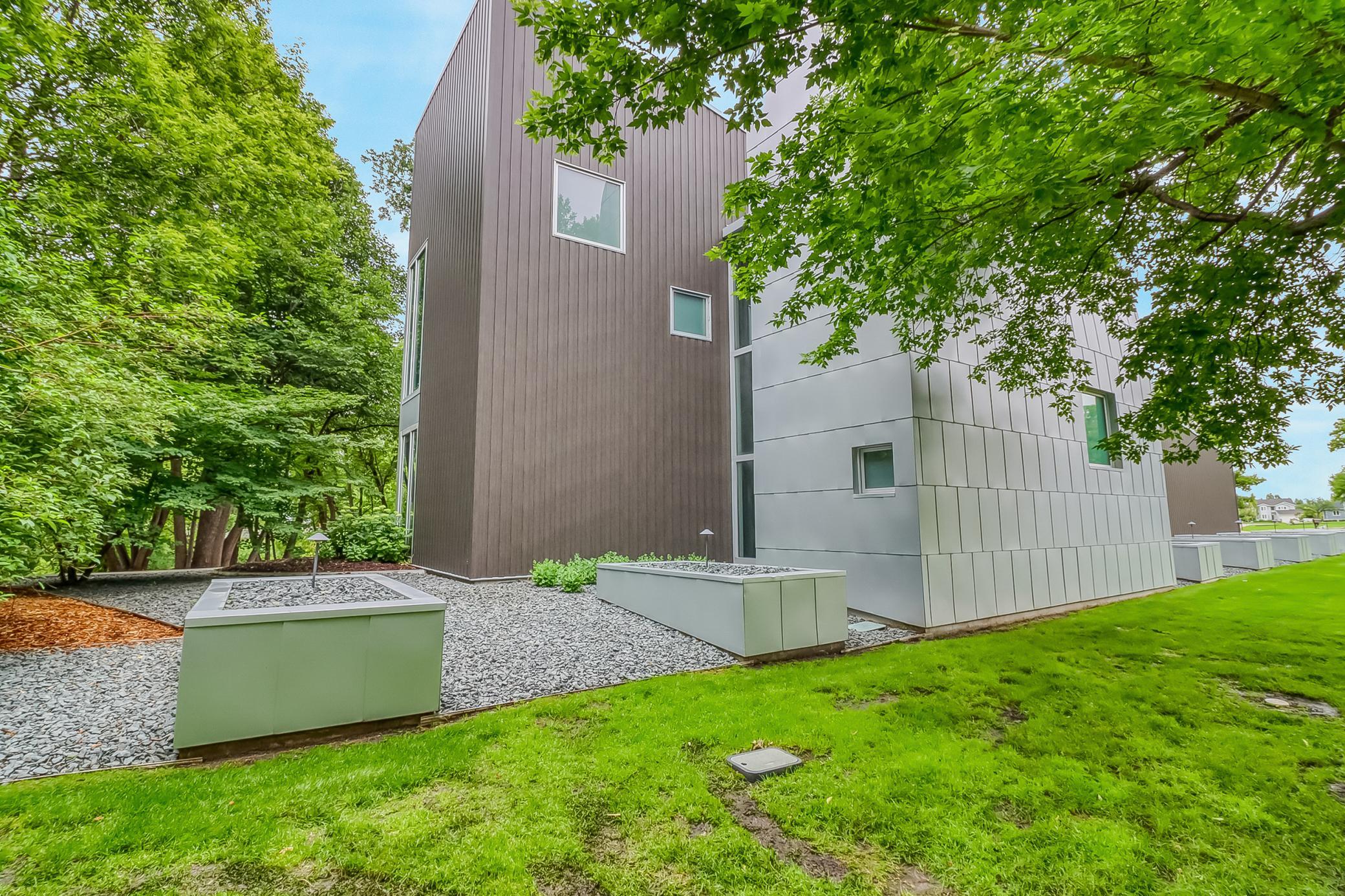 131 49th Avenue E Property Photo 7