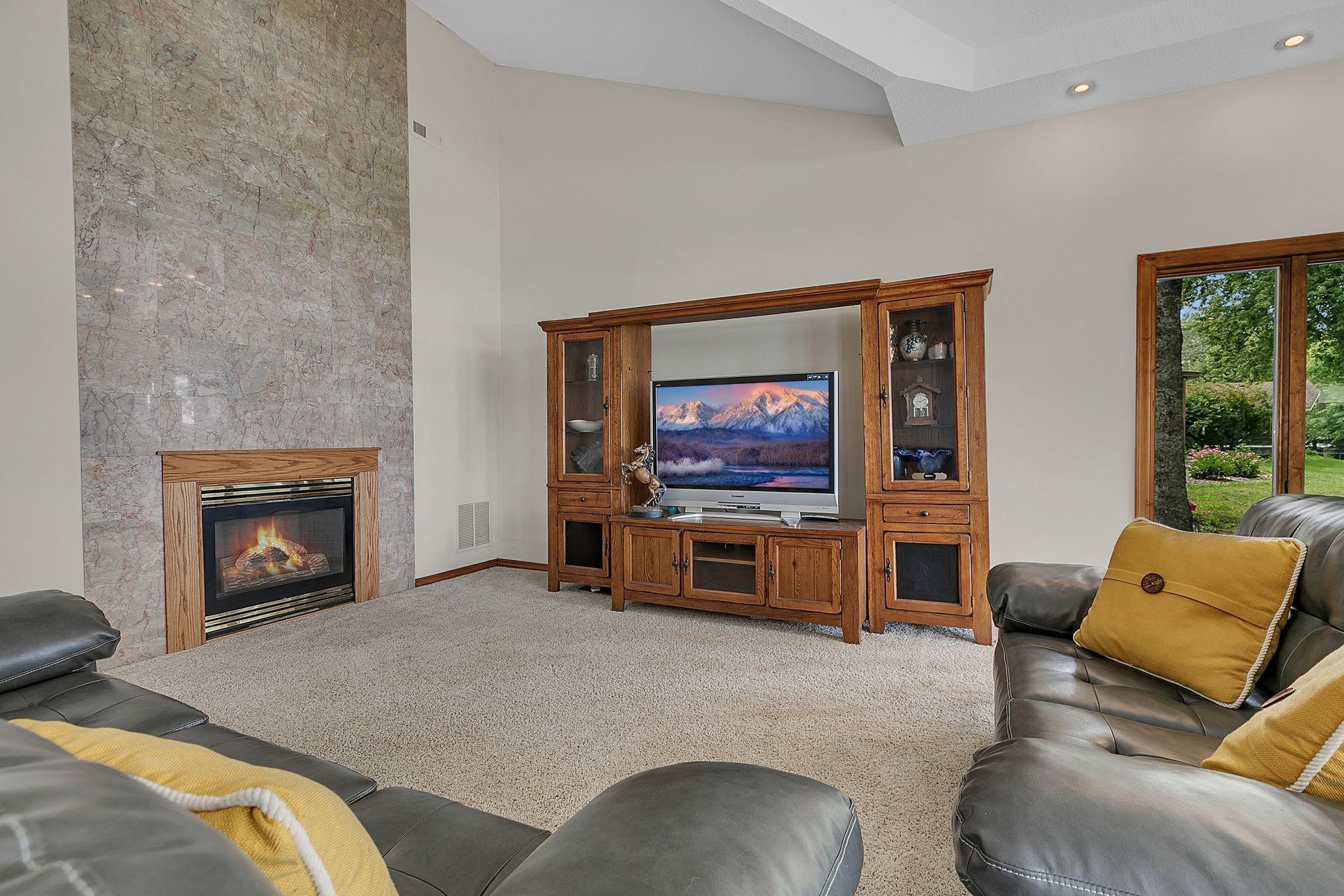 5565 Ne River Road Property Photo 9