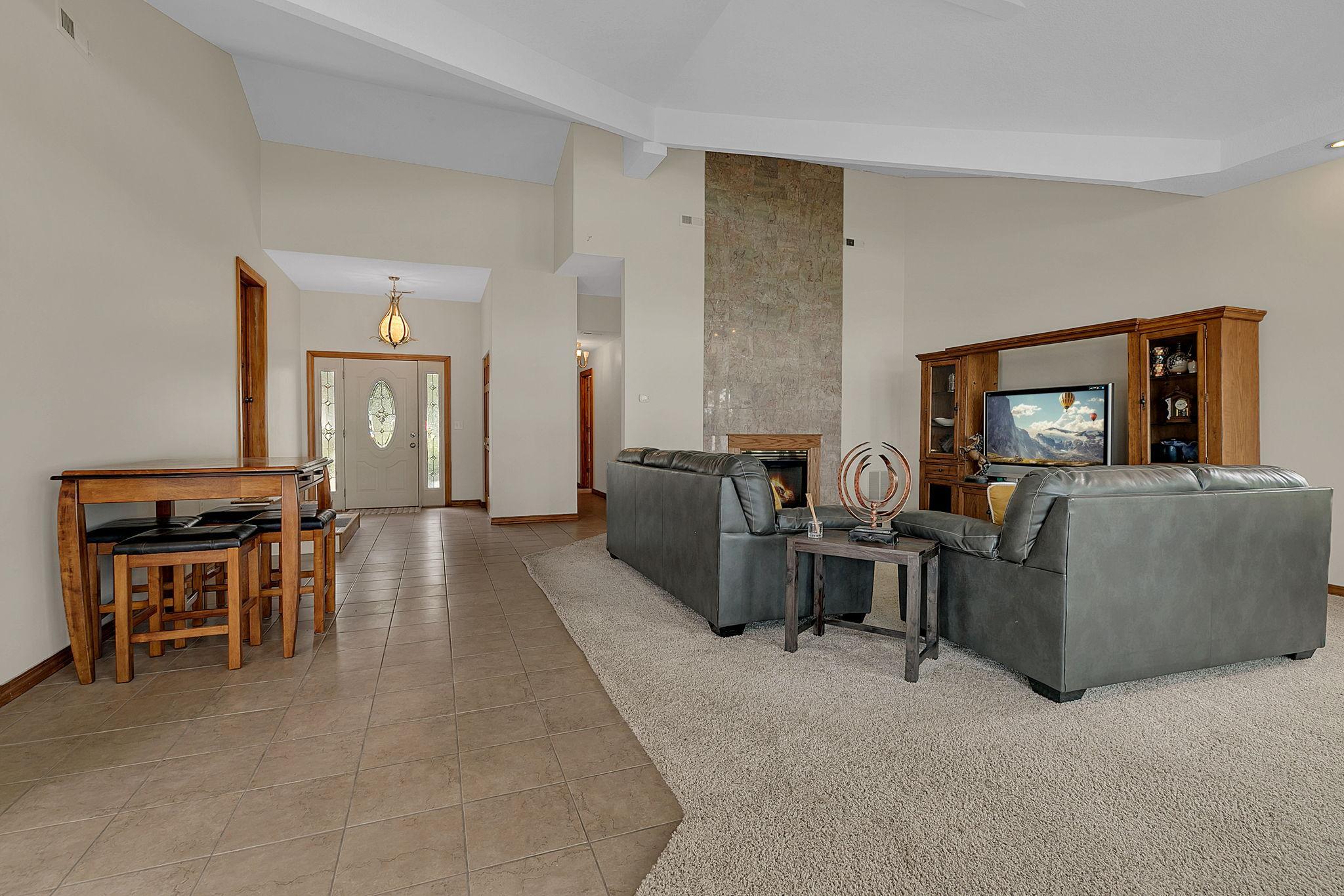 5565 Ne River Road Property Photo 10