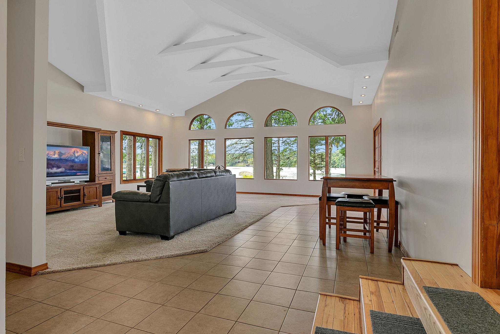 5565 Ne River Road Property Photo 11