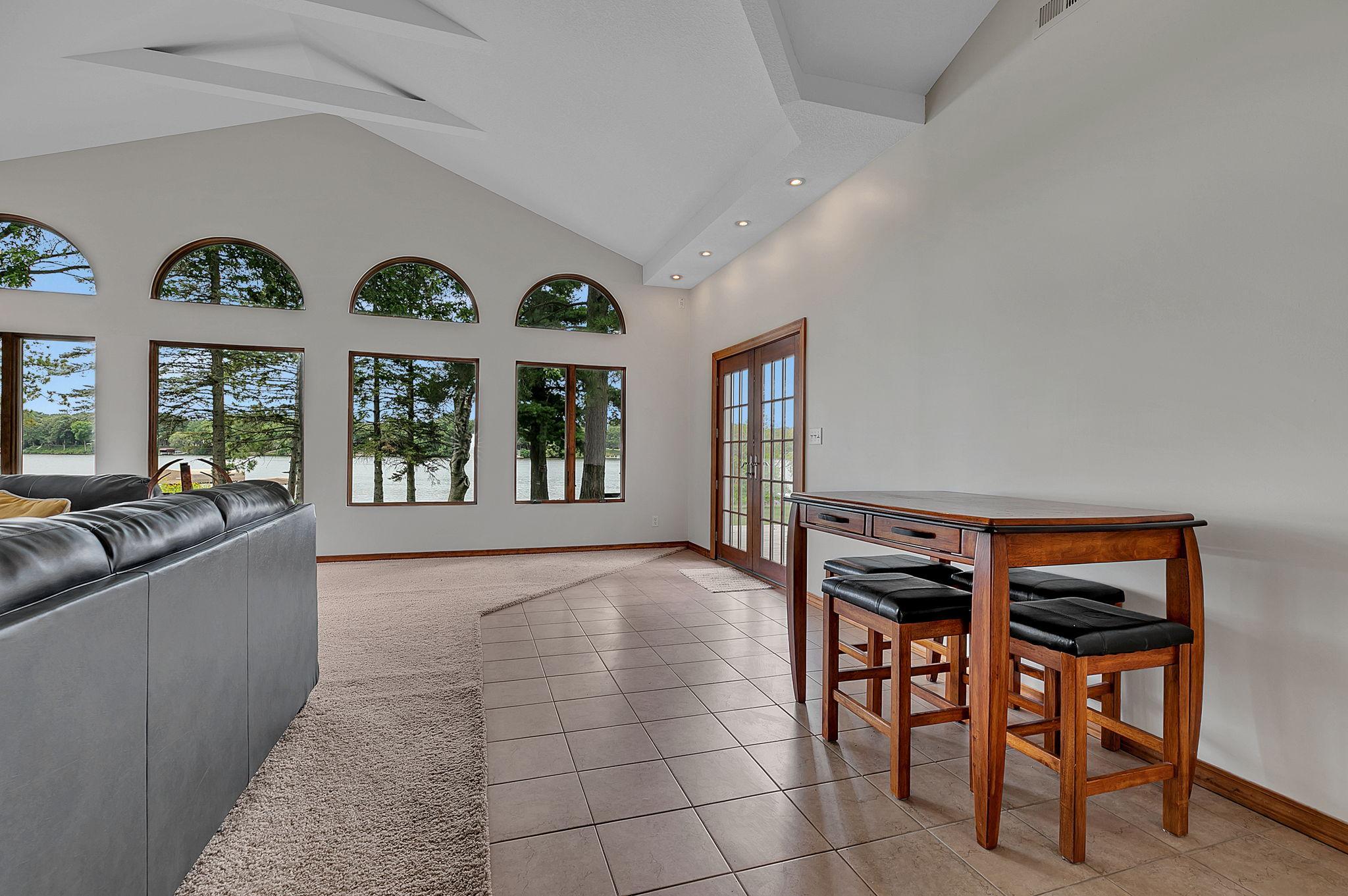 5565 Ne River Road Property Photo 12