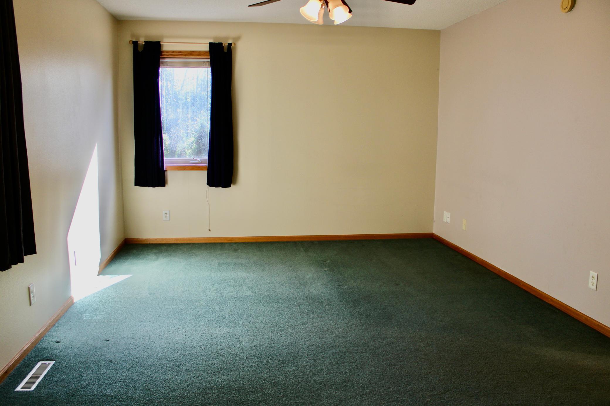 322 Oriole Avenue N Property Photo 25