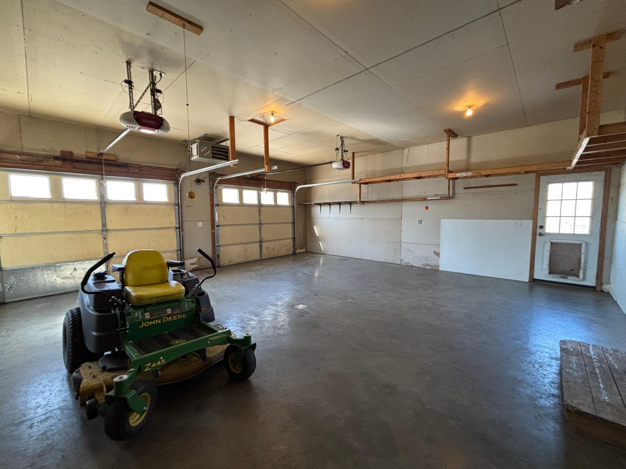 322 Oriole Avenue N Property Photo 45