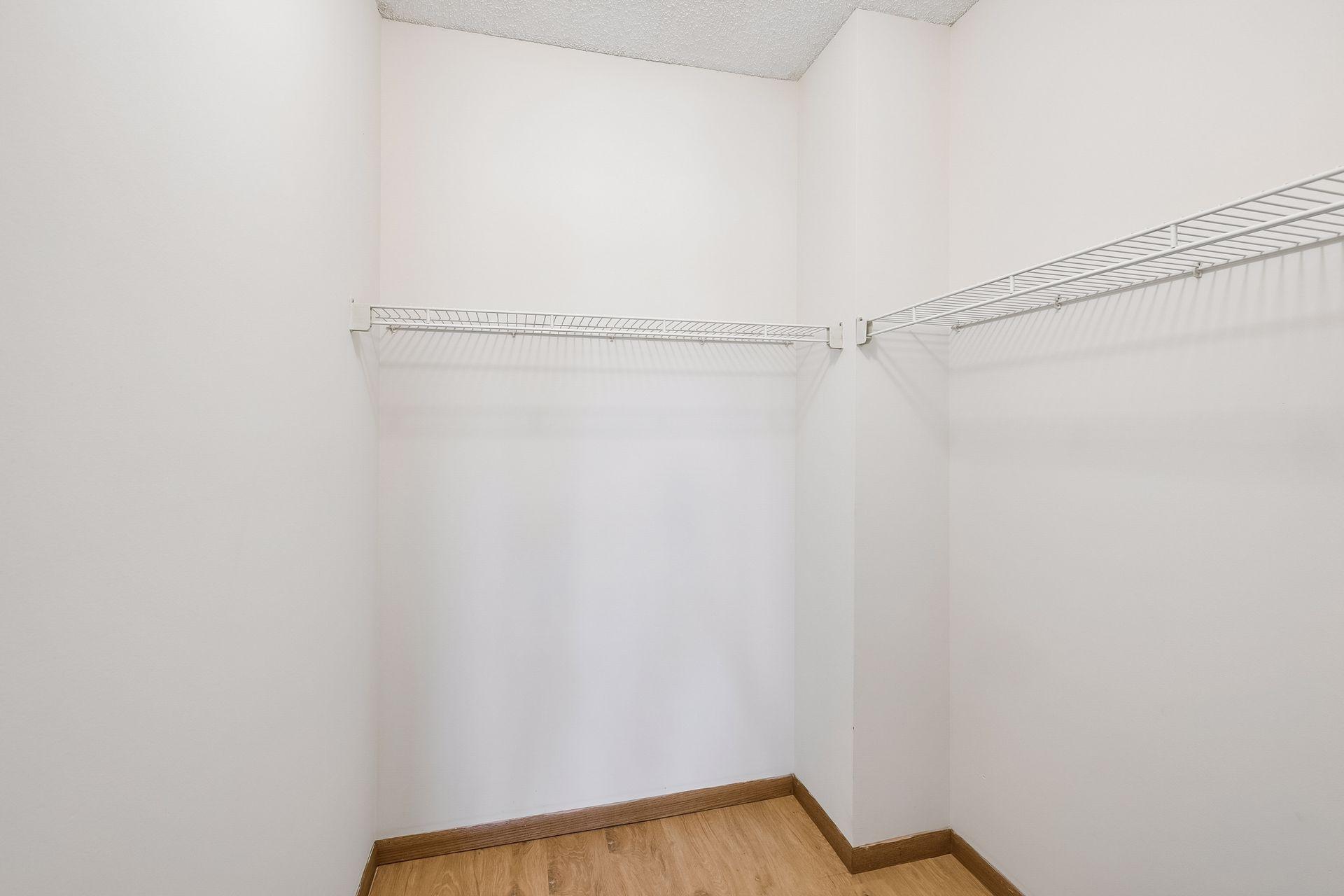 2425 E Franklin Avenue 209 Property Photo 12