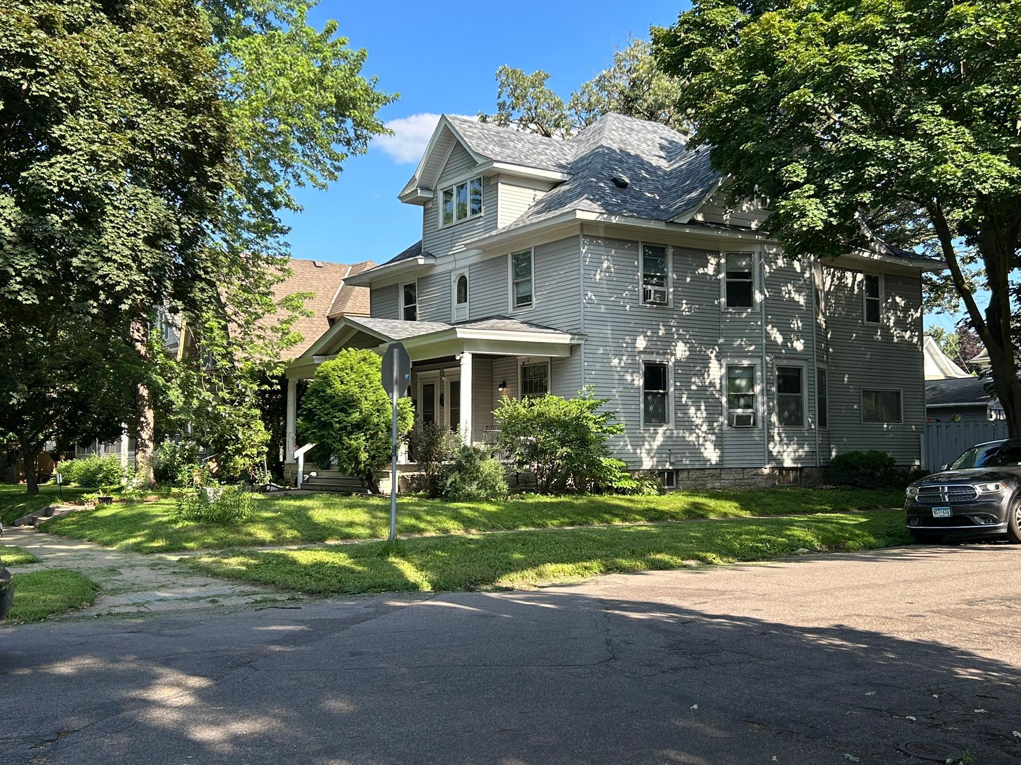 1636-1638 Minnehaha Avenue W Property Photo 6