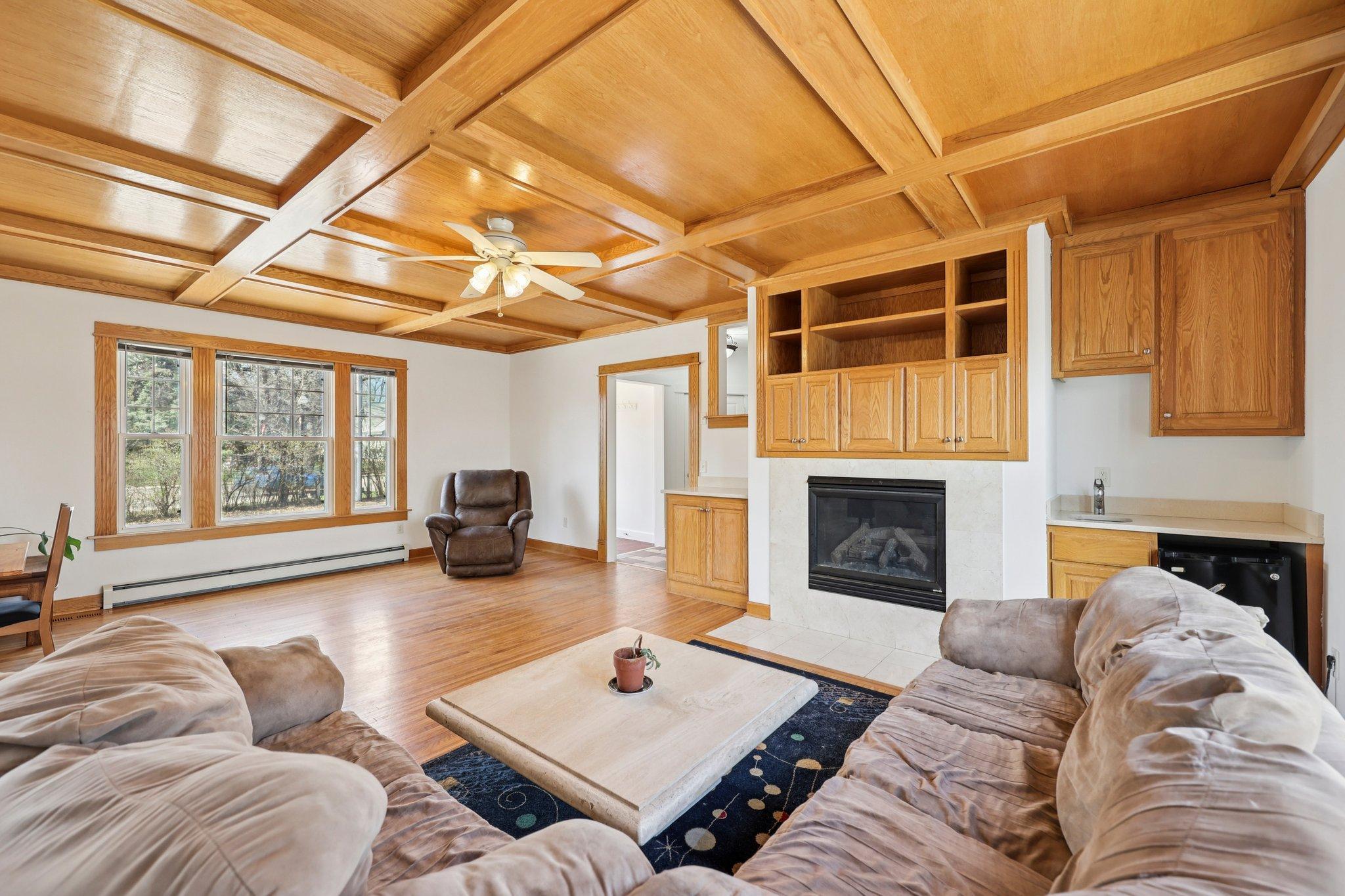 2306 N Ferry Street Property Photo 6