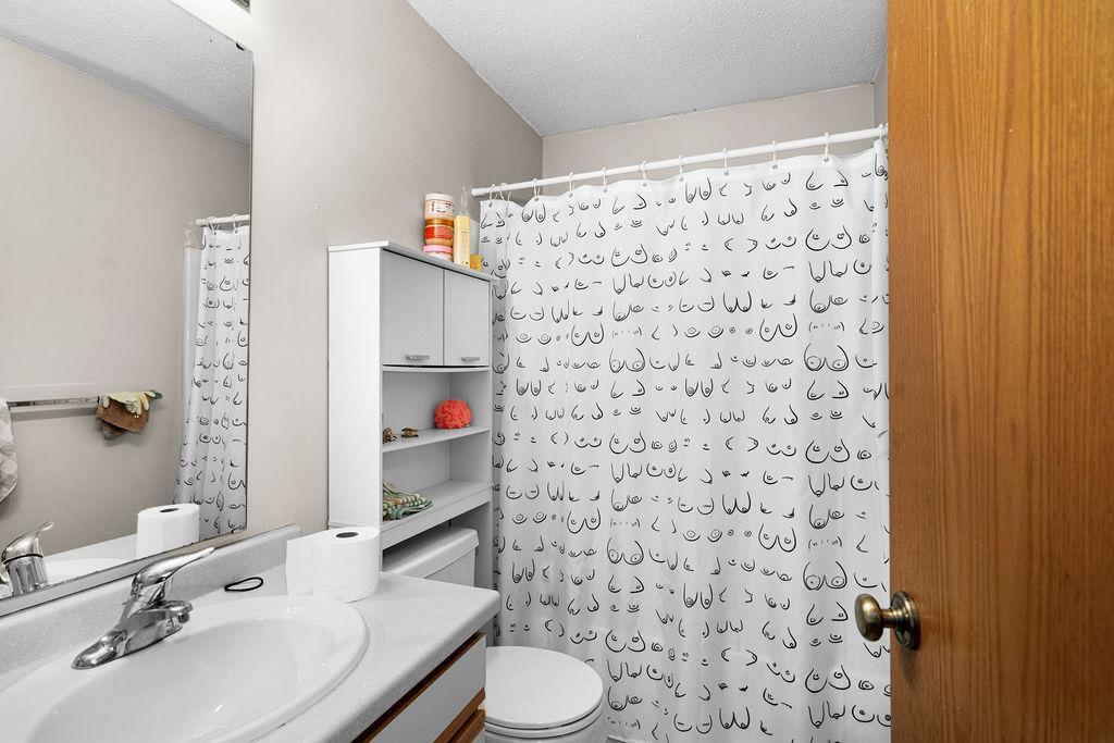 2425 Vermilion Road Property Photo 14