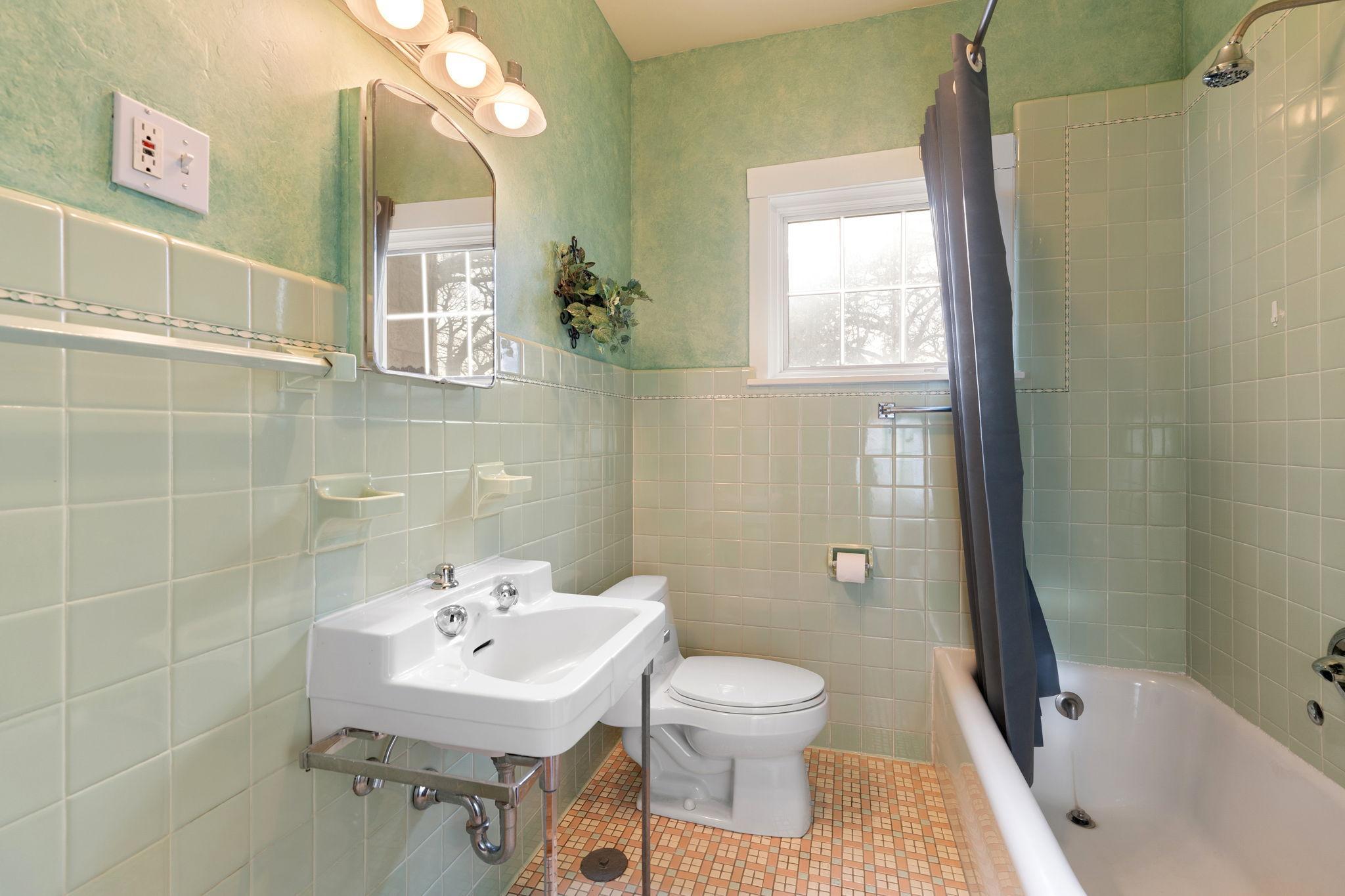 907 1st Drive Nw Property Photo 37