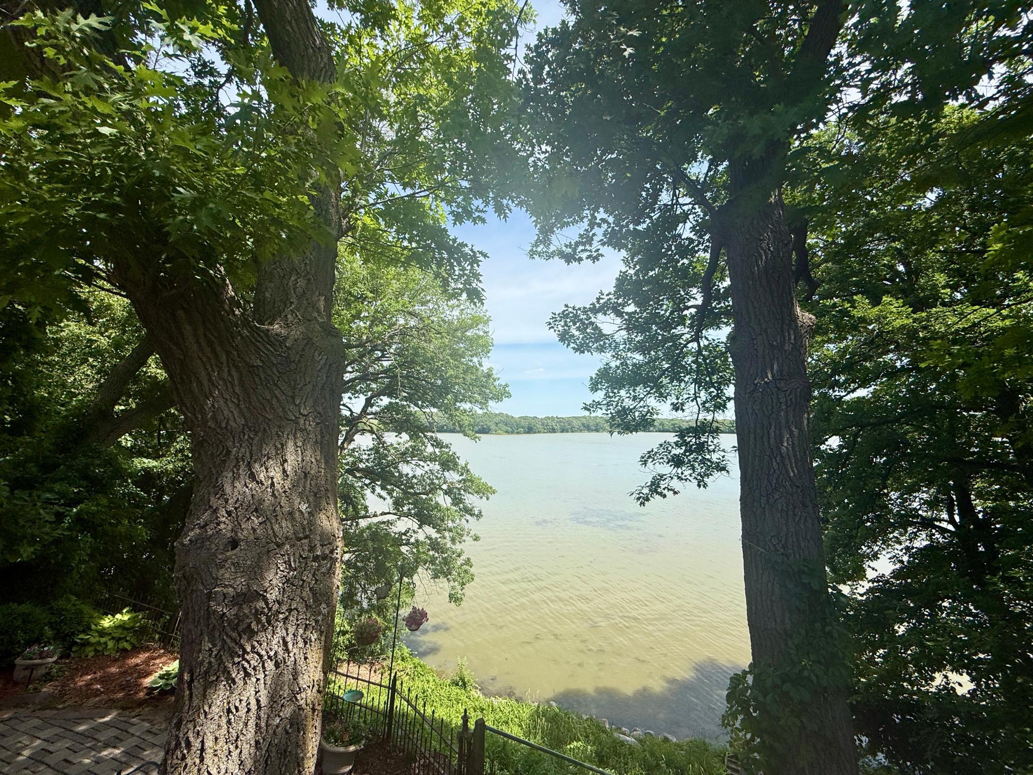 1907 S Shore Drive Property Photo 4