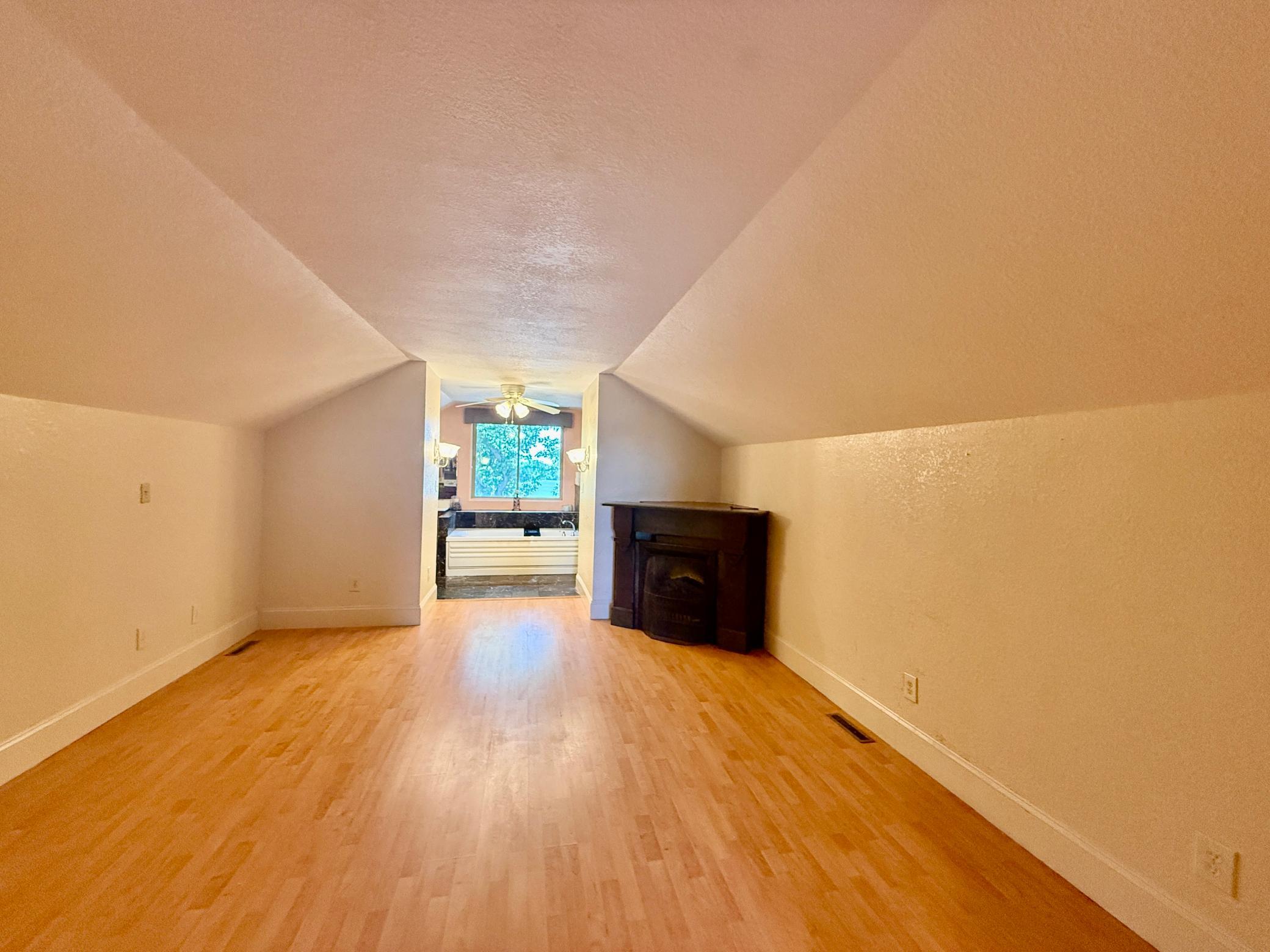 1907 S Shore Drive Property Photo 15