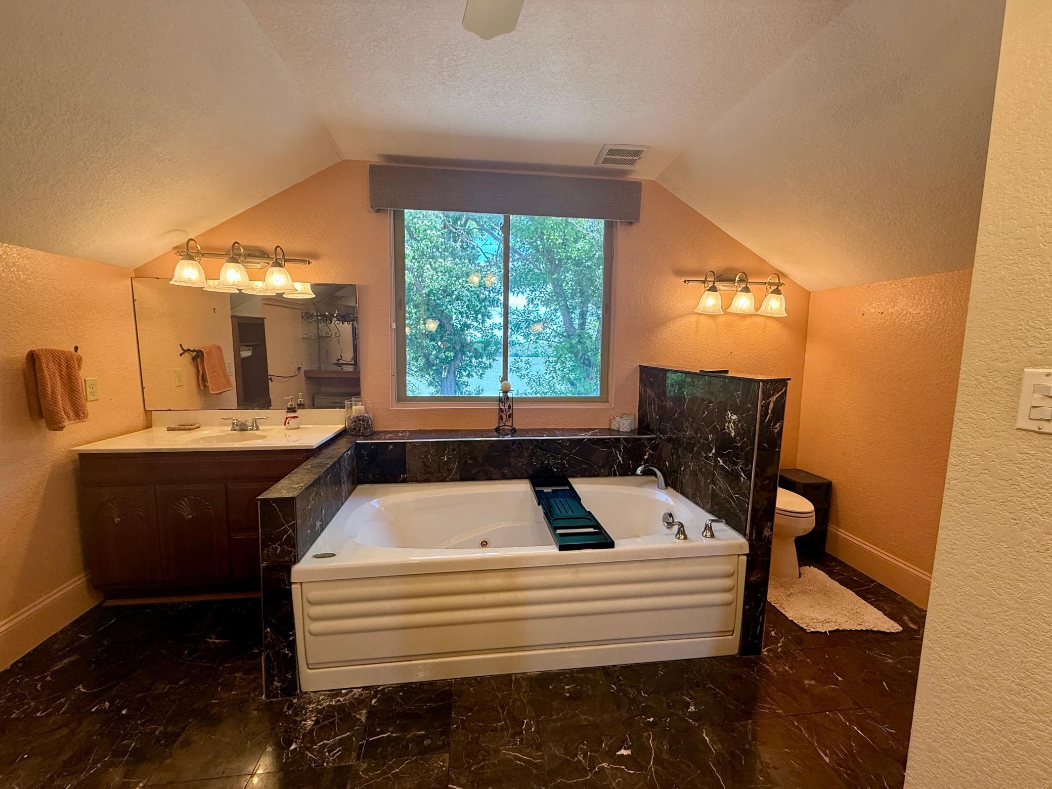 1907 S Shore Drive Property Photo 16