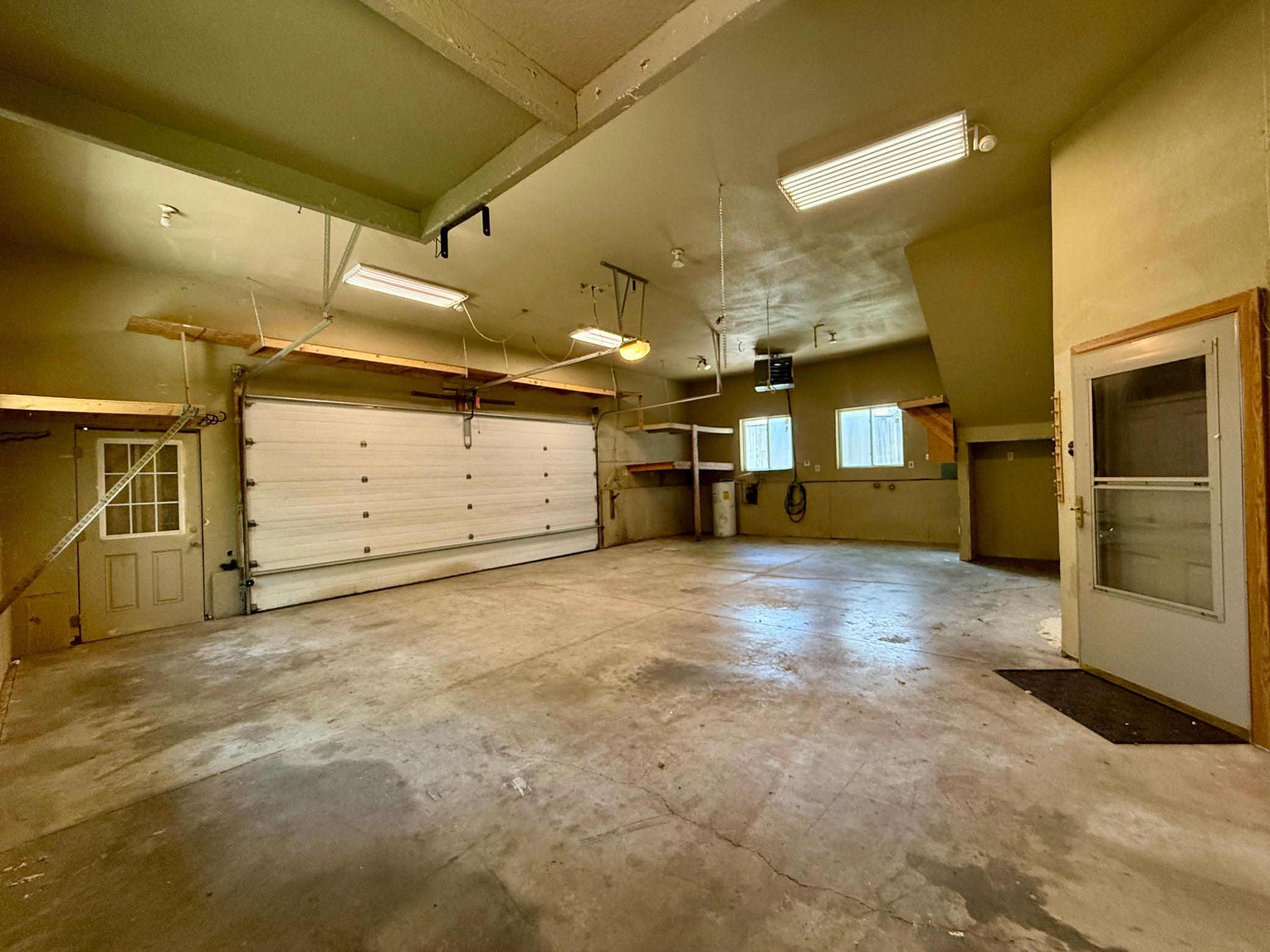 1907 S Shore Drive Property Photo 25