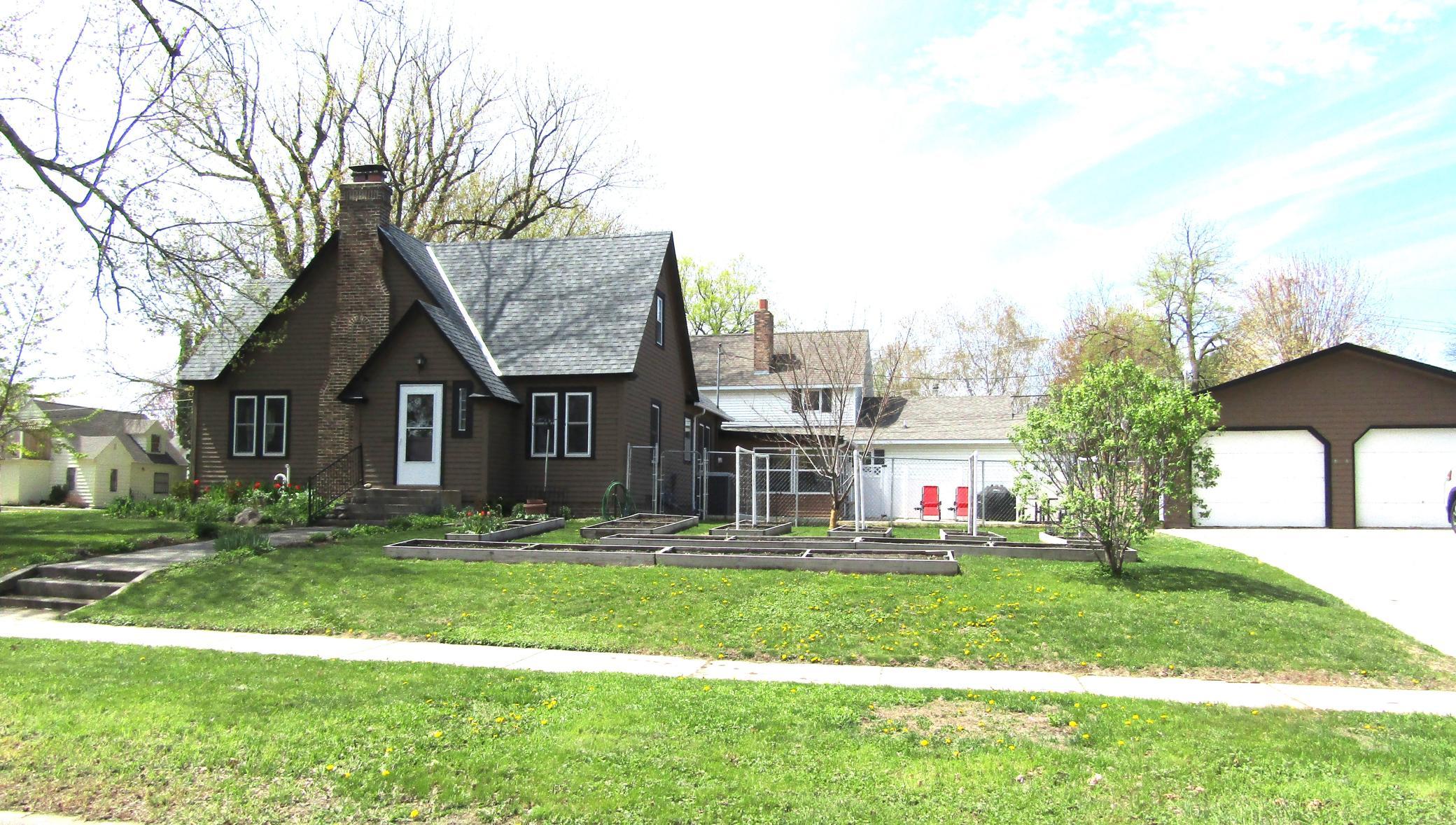 141 Summit Avenue Property Photo 1