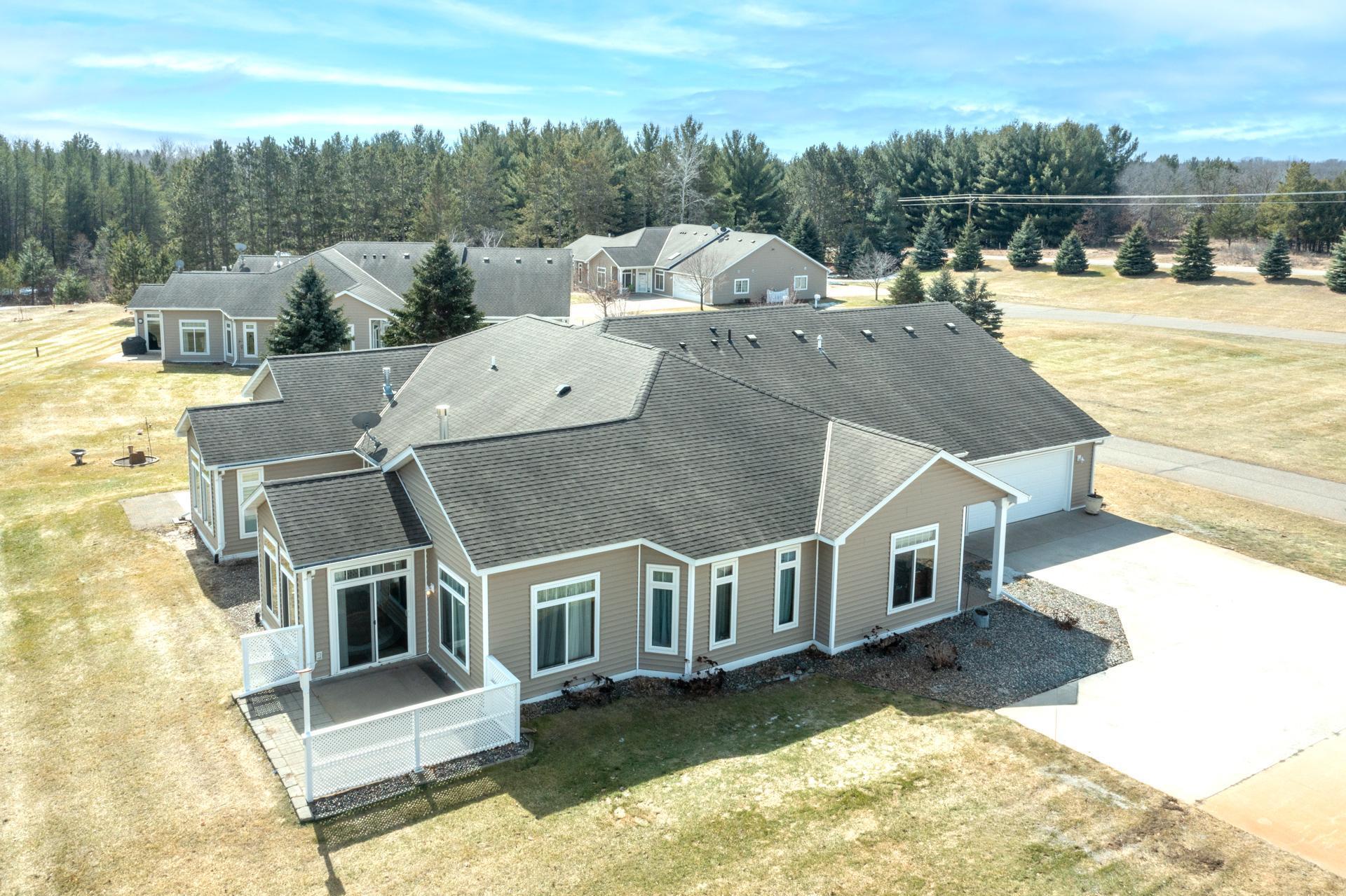 12762 Vintage Circle Property Photo 2