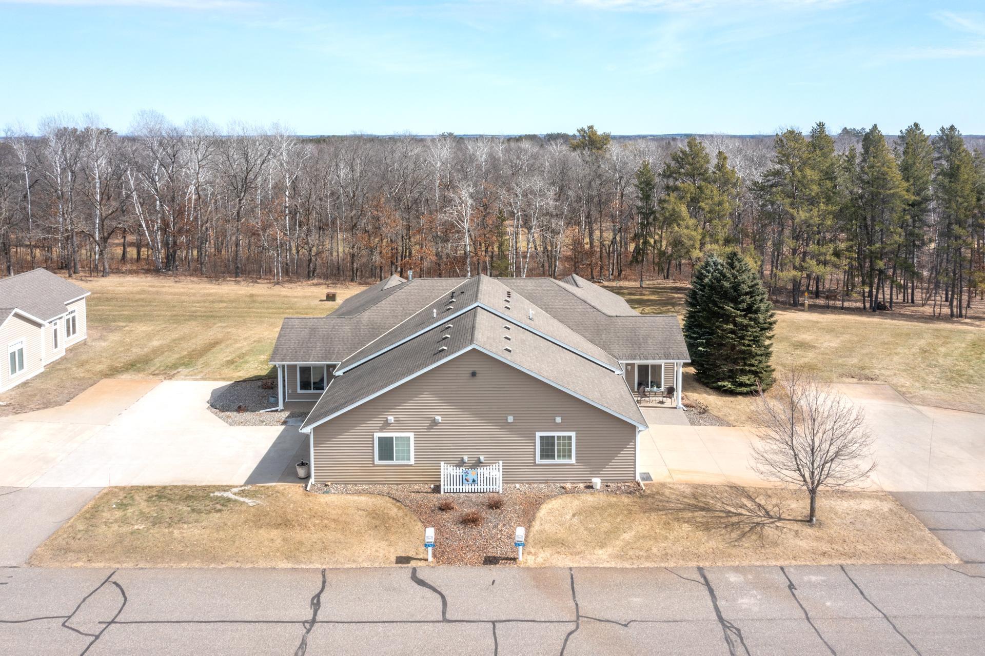 12762 Vintage Circle Property Photo 6