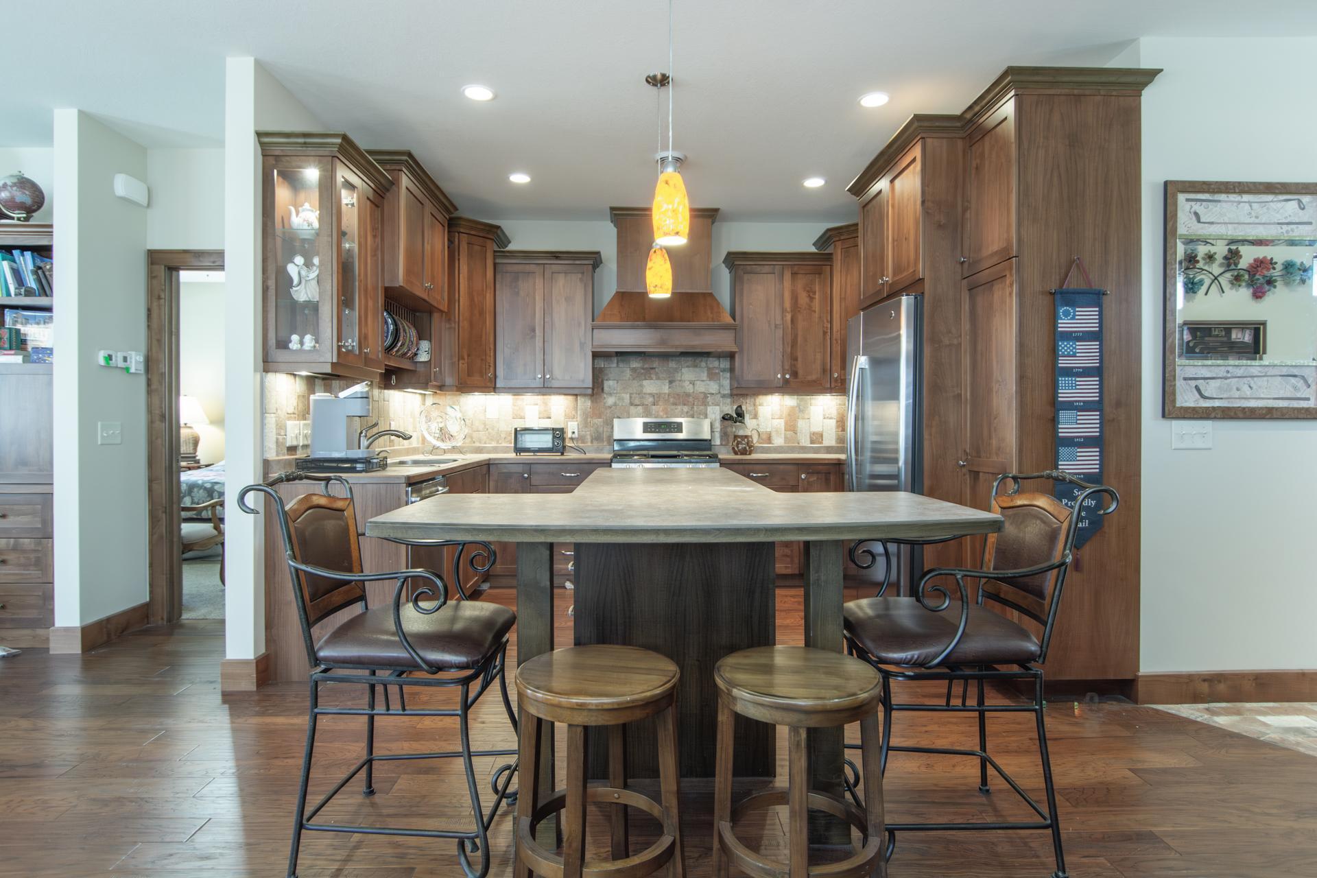 12762 Vintage Circle Property Photo 9