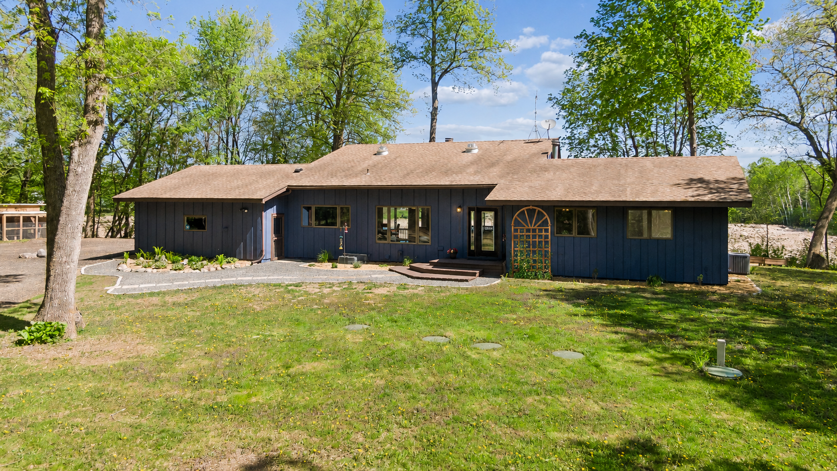 13180 Willandale Road Property Photo 5