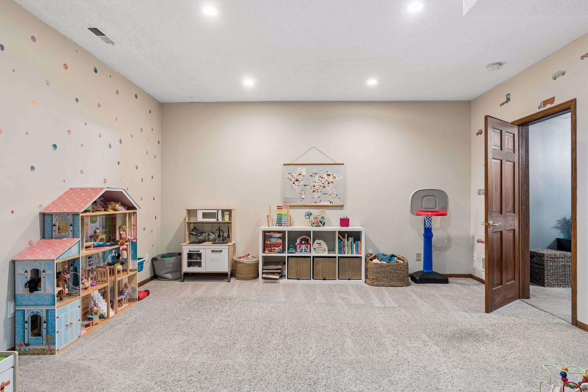 4299 Westchester Circle Property Photo 42