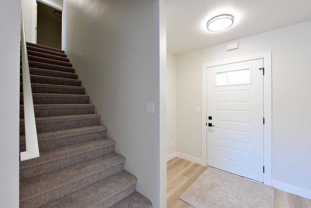 323 3rd Street Property Photo 7
