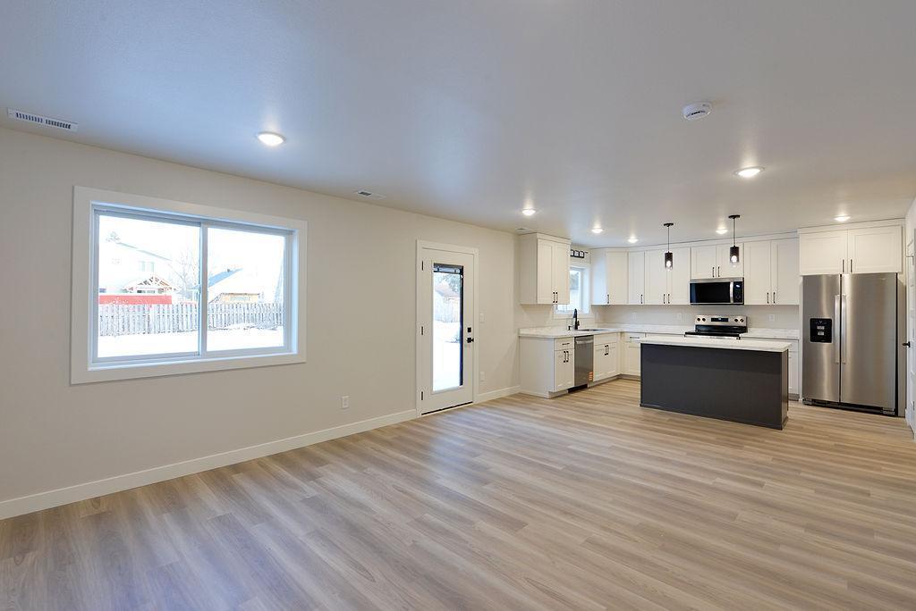 323 3rd Street Property Photo 11